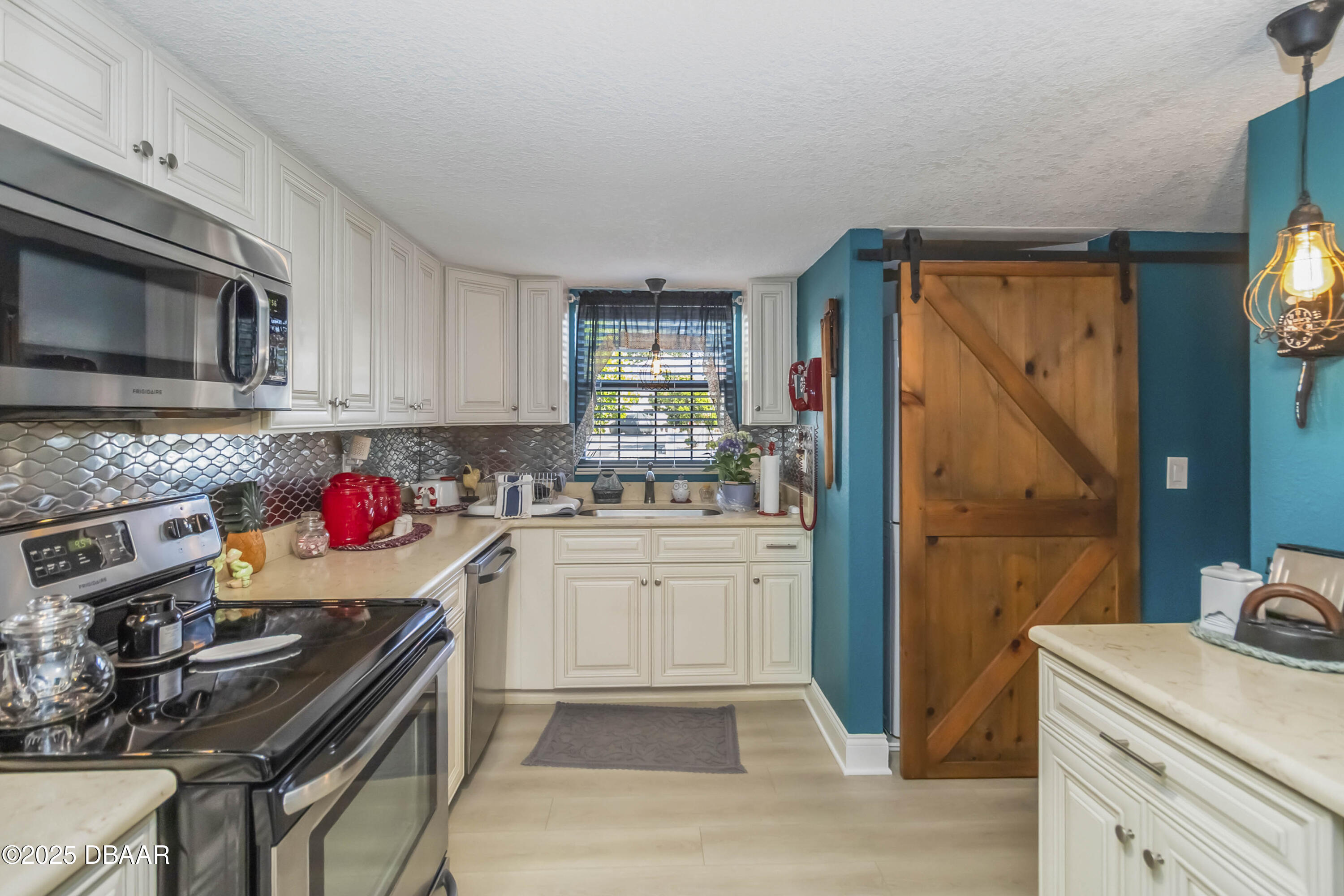 625 N Halifax Avenue 11