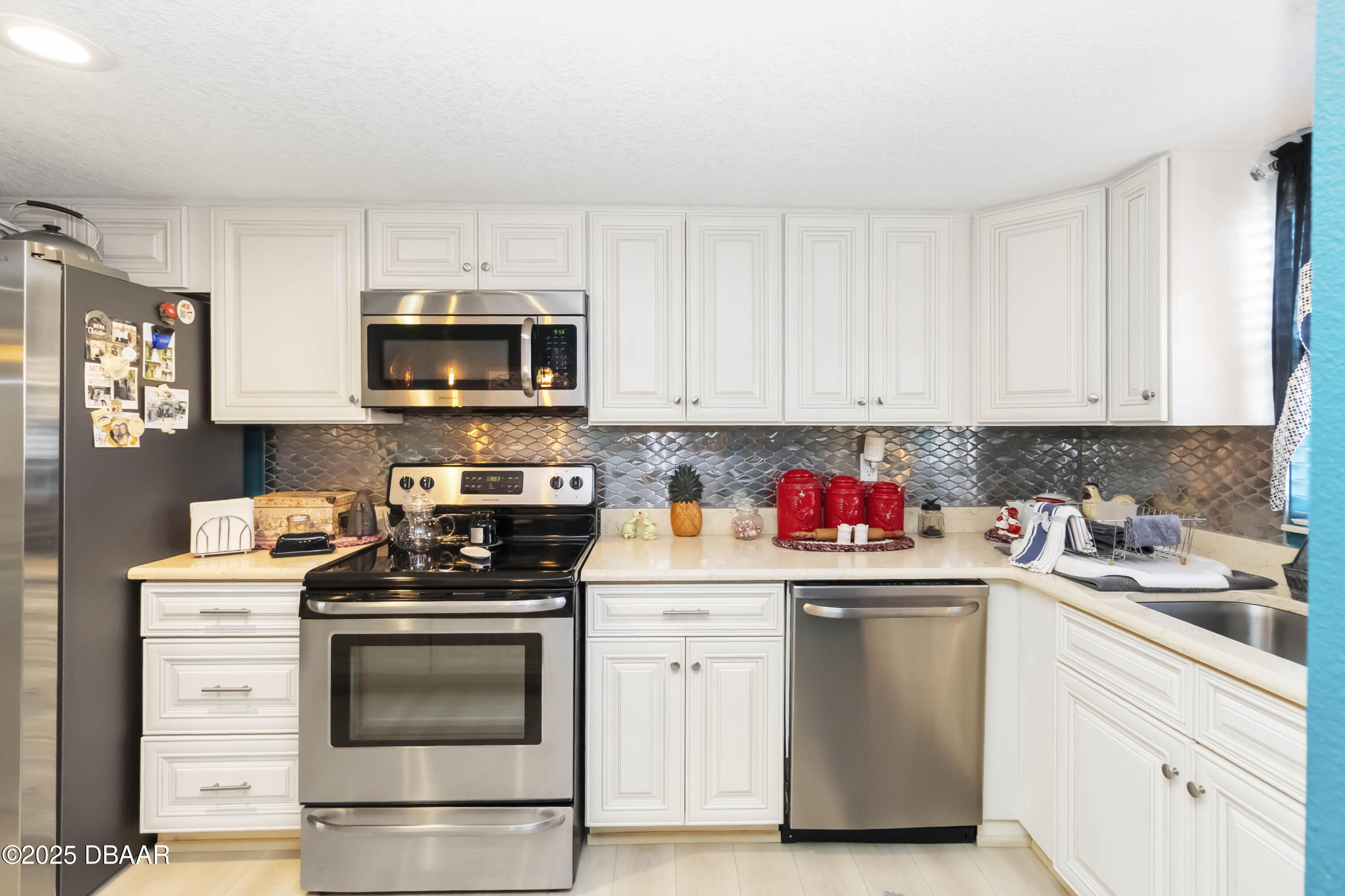 625 N Halifax Avenue 11