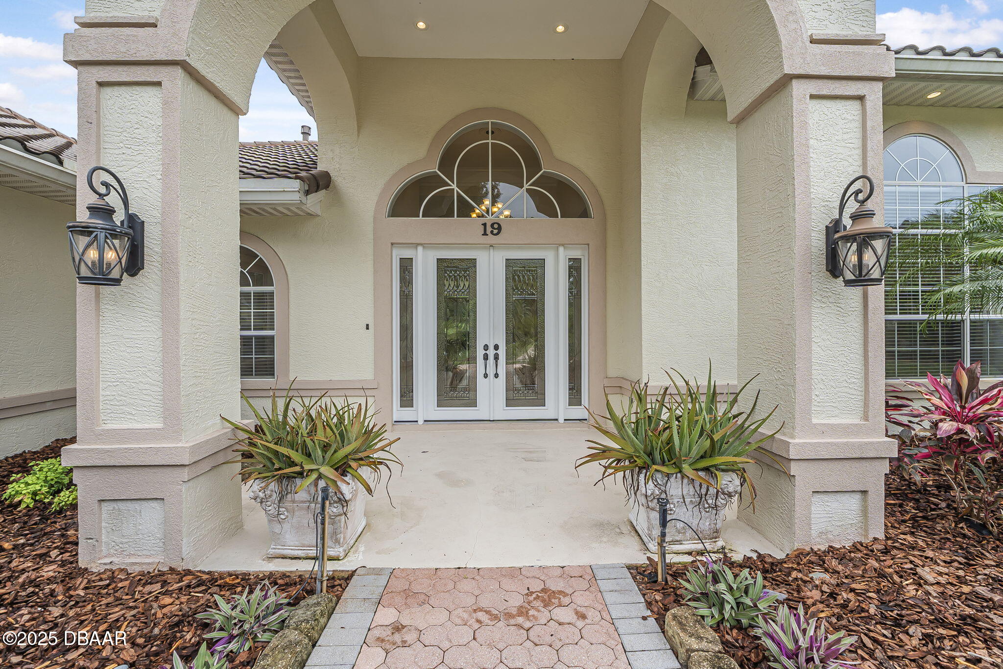 19 Tomoka Cove Way