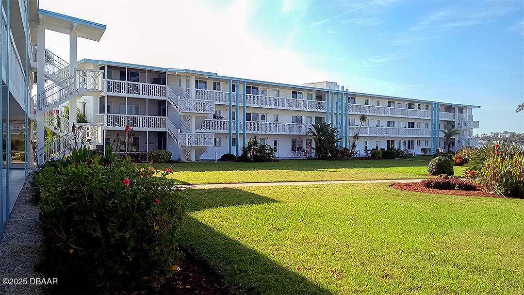 3009 N Halifax Avenue