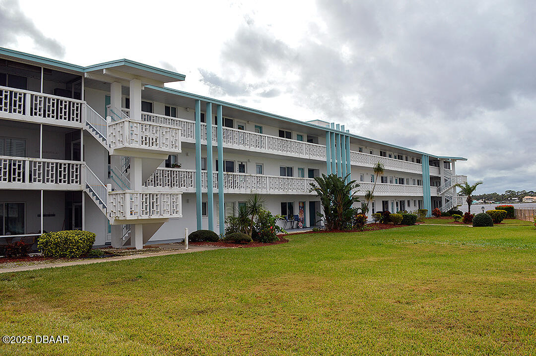 3009 N Halifax Avenue