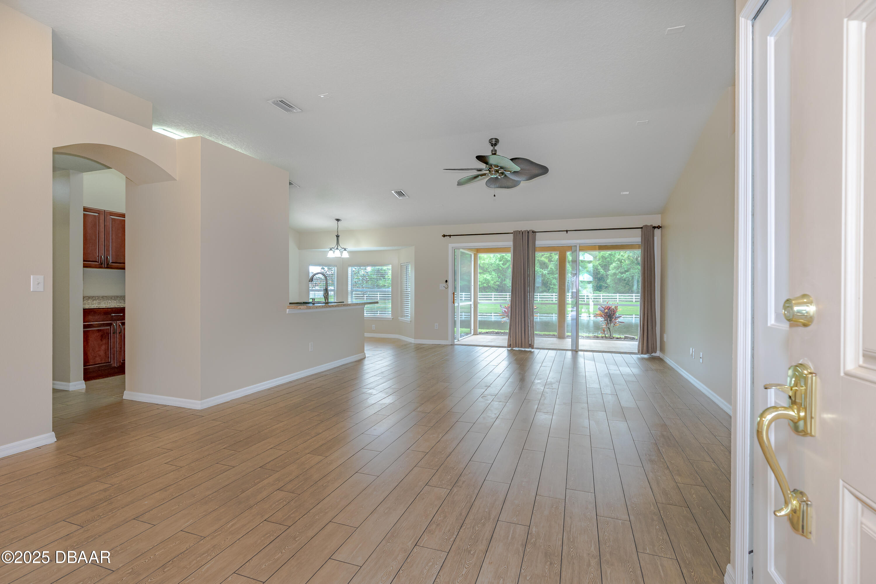 1823 Creekwater Boulevard