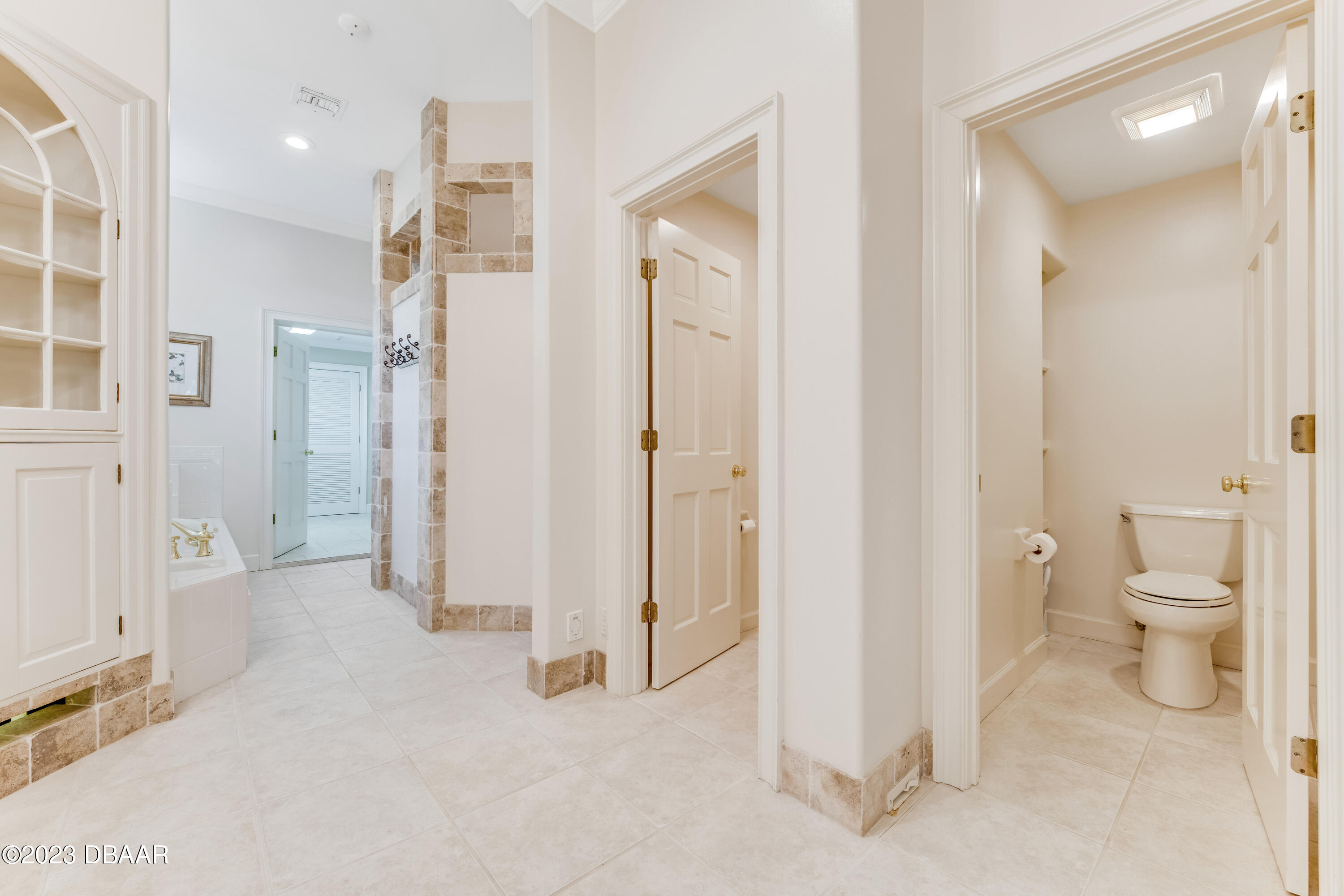 Ormond Beach, Florida 32176, United States, 5 Bedrooms Bedrooms, ,5 BathroomsBathrooms,Residential,Active,70624