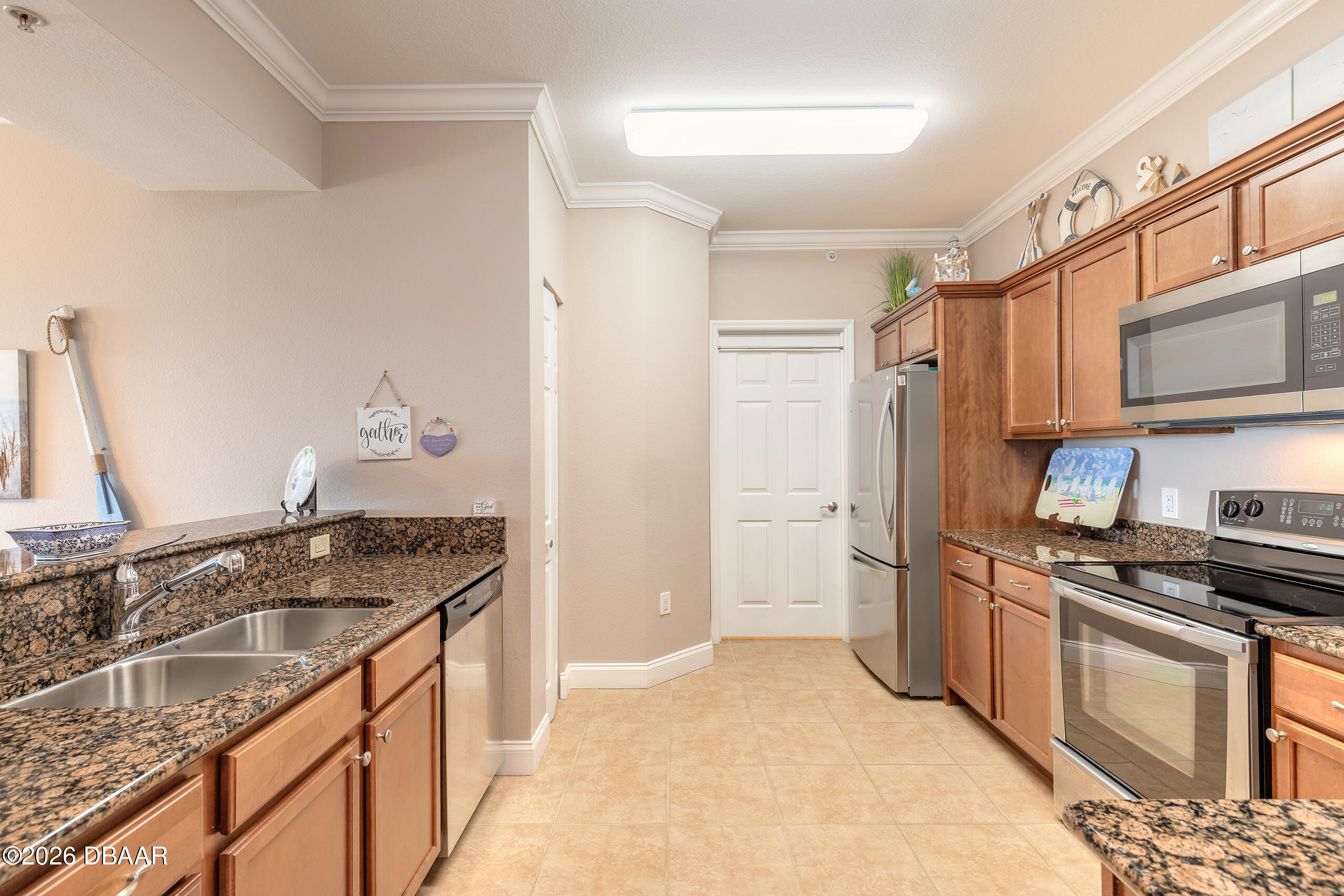 2801 S Ridgewood Avenue