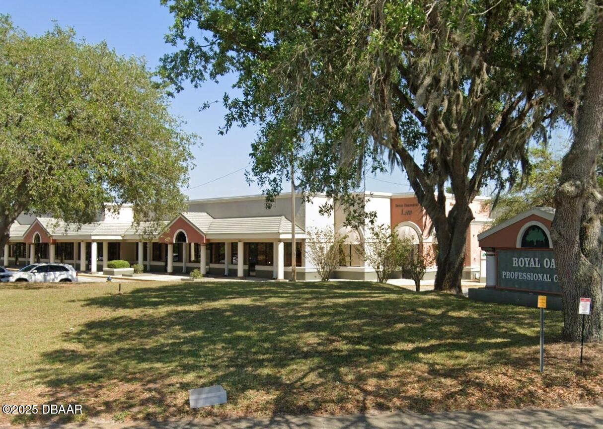 Royal Oaks Front1