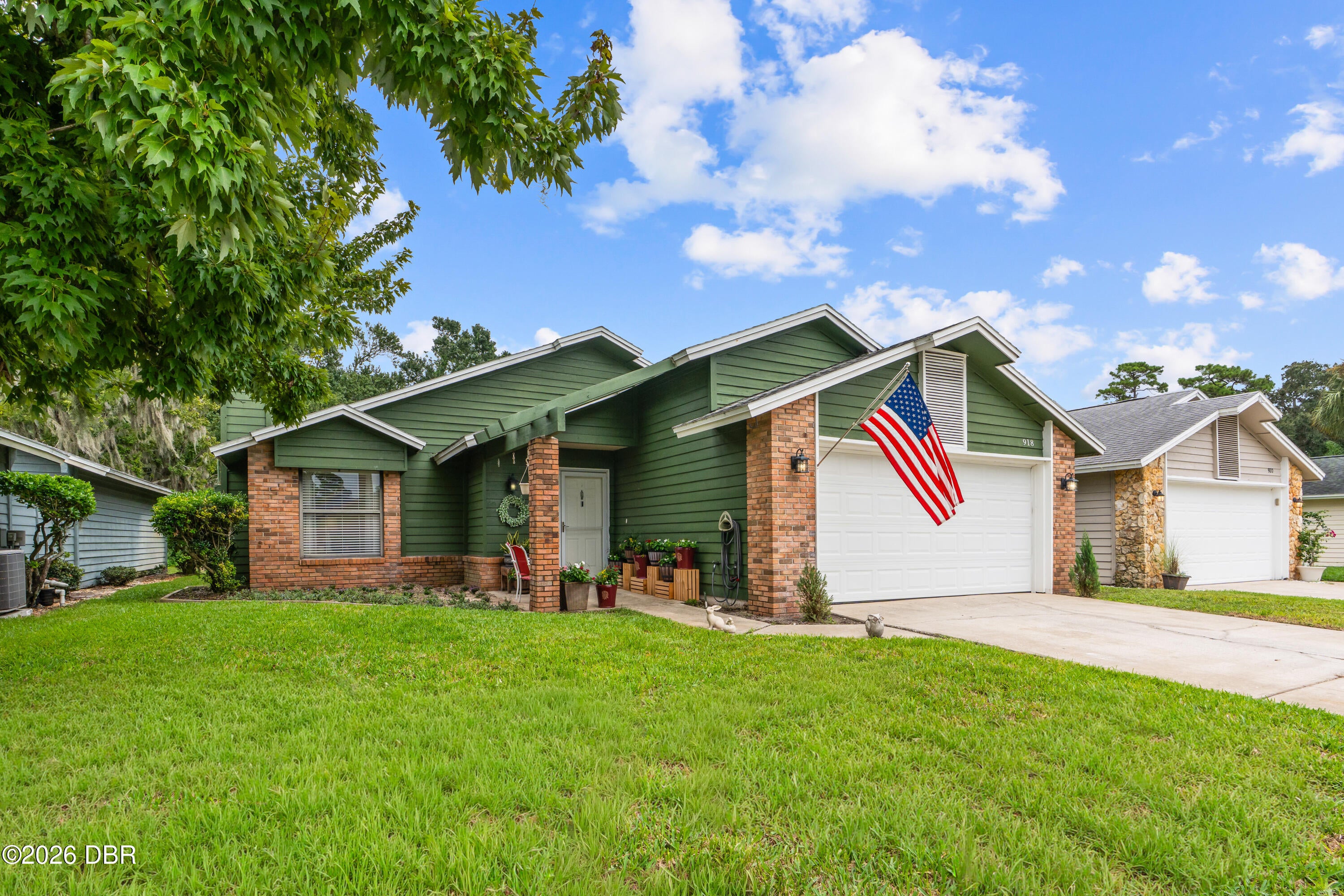 918 N Lakewood Terrace
