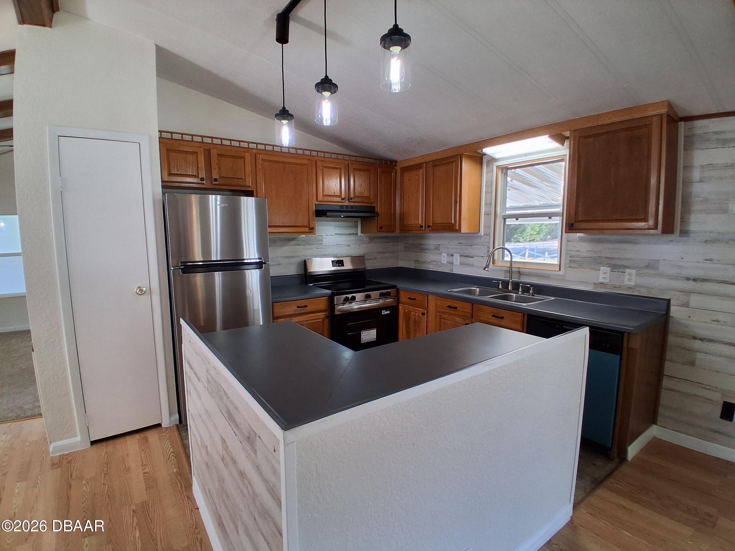 125 Sand Pebble Circle