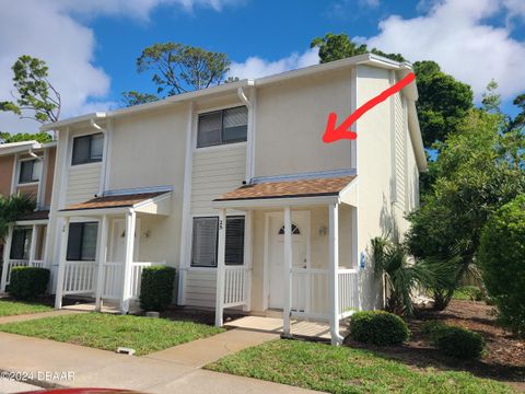 A home in South Daytona