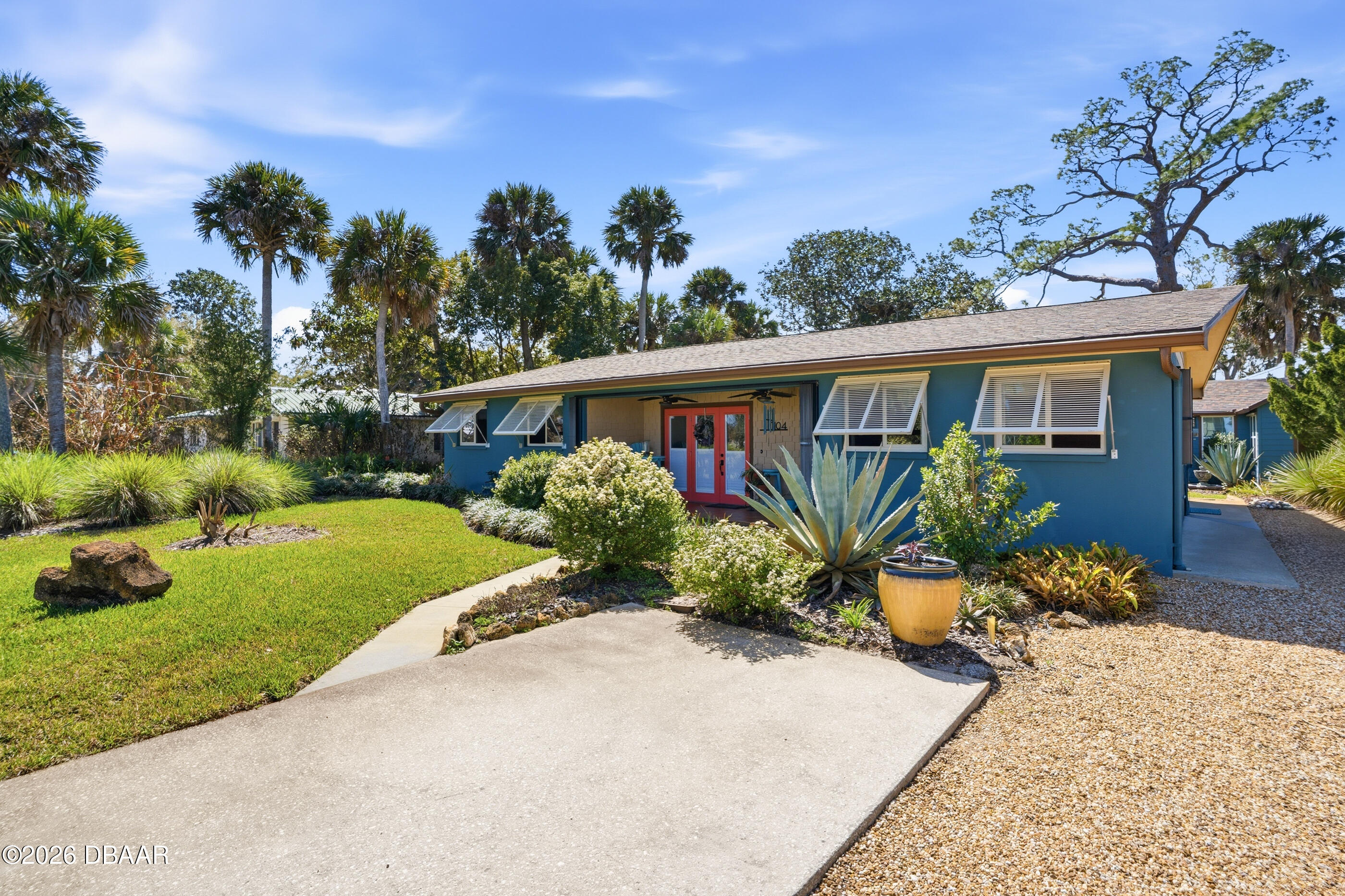 1104 S Riverside Drive