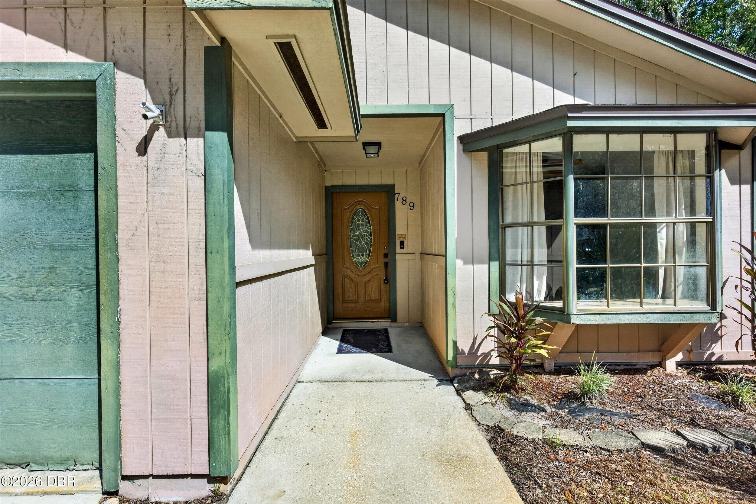 789 Victoria Circle E