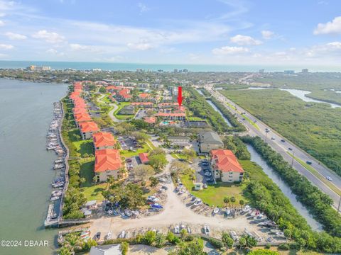 A home in New Smyrna Beach