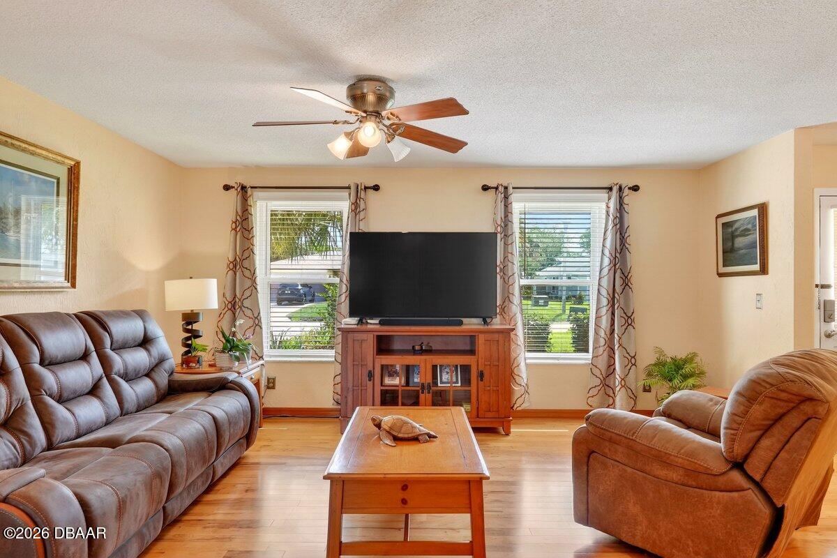 1114 Parkside Drive
