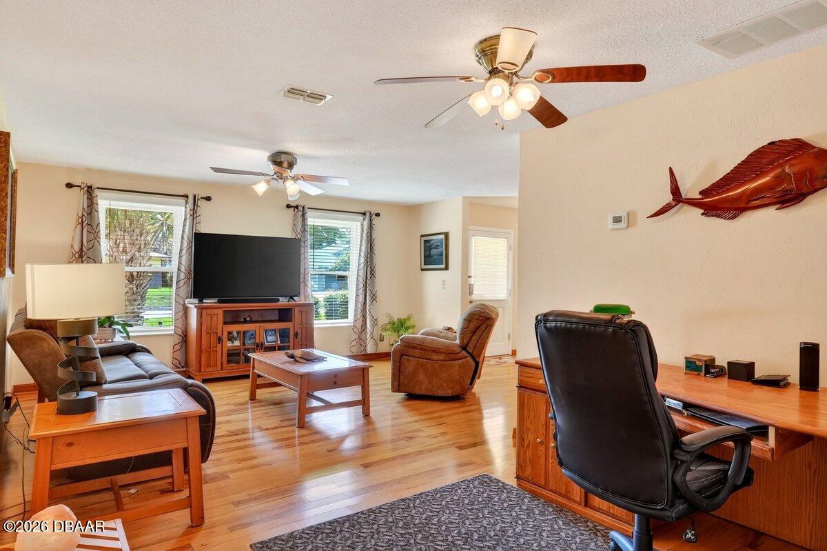 1114 Parkside Drive