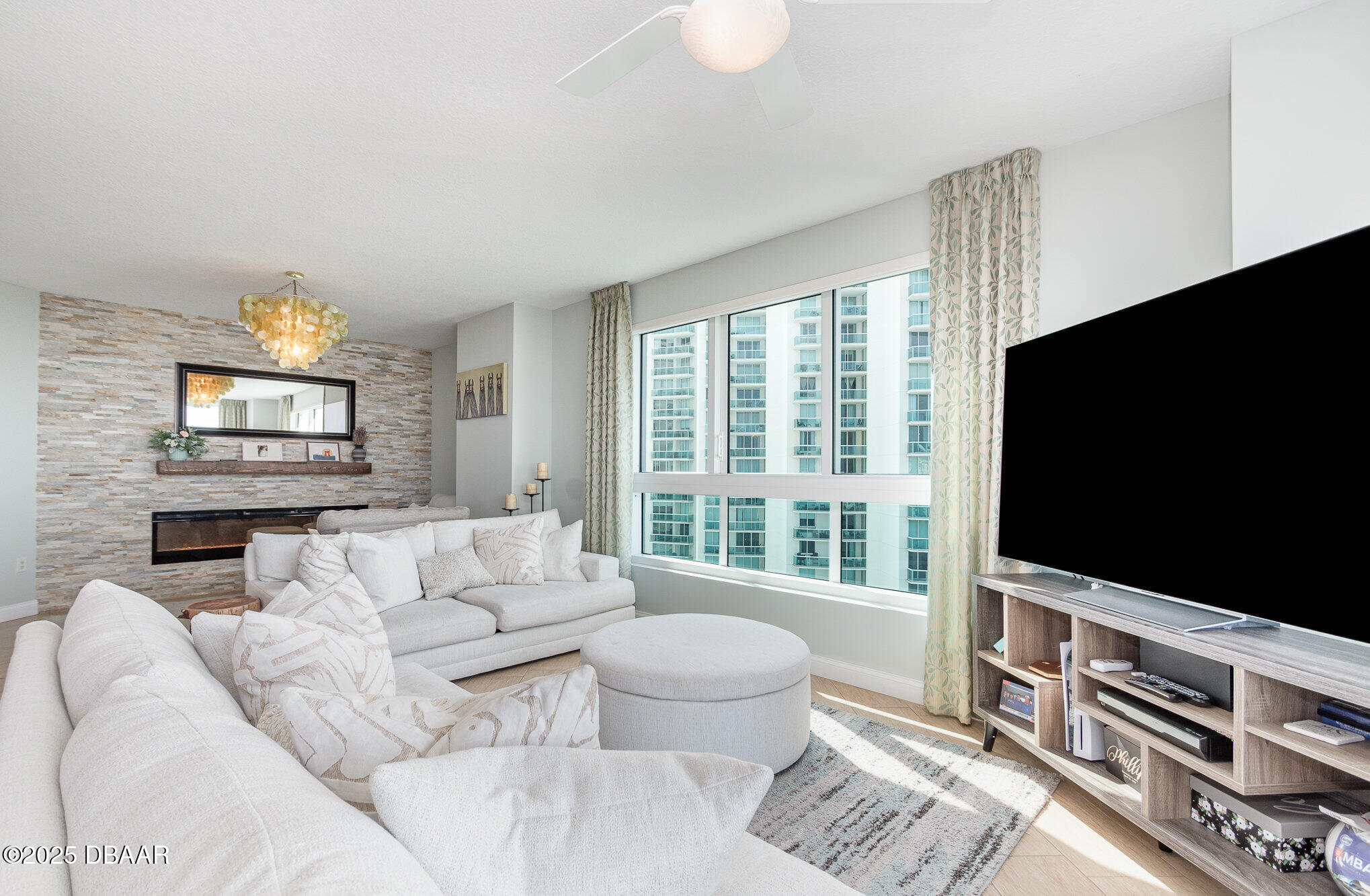 231 Riverside Drive 1702