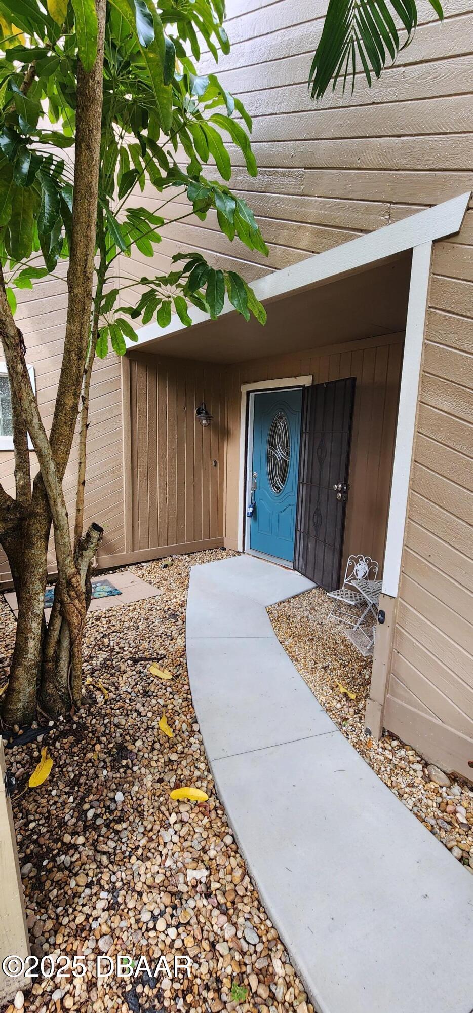 141 Gull Circle N