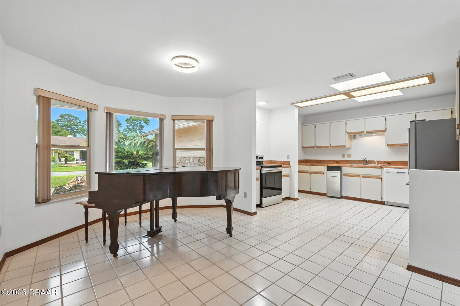 905 Pelican Bay Drive