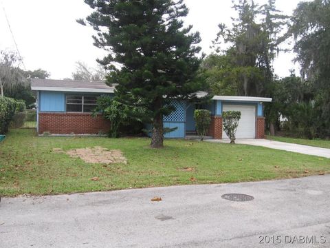 A home in Holly Hill