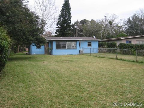 A home in Holly Hill