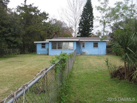 A home in Holly Hill