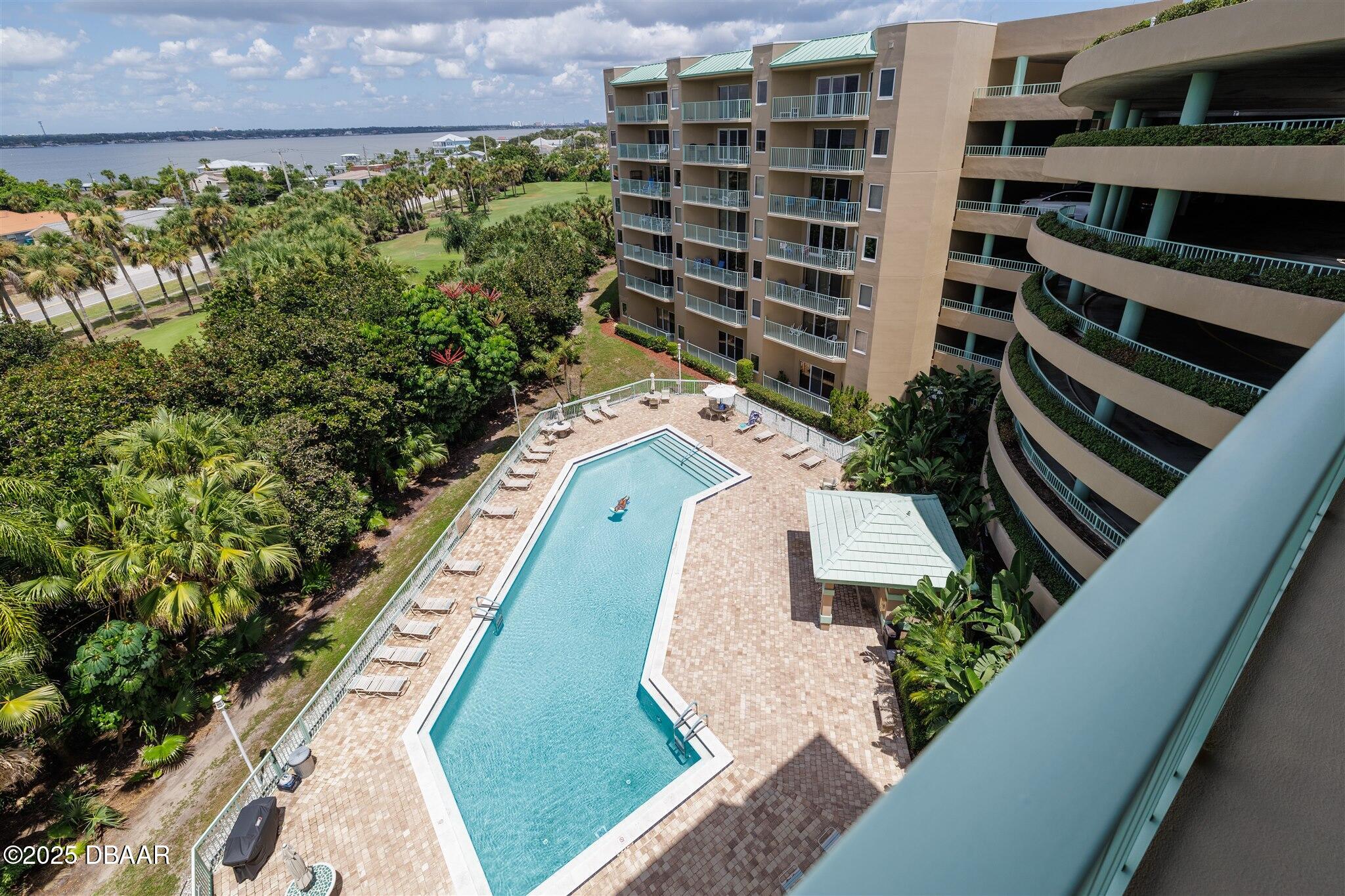 4 Oceans West Boulevard 701C