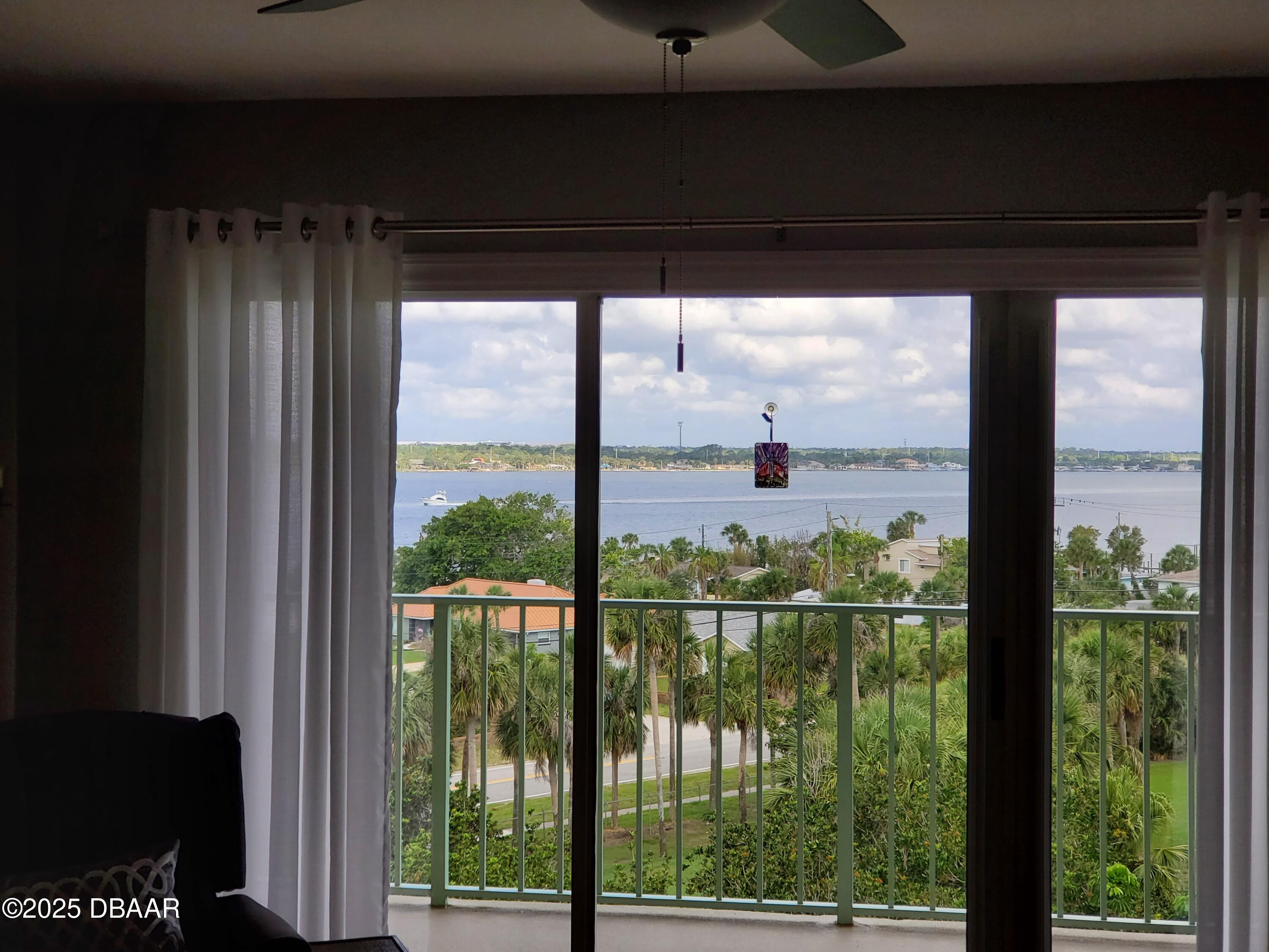 4 Oceans West Boulevard 701C