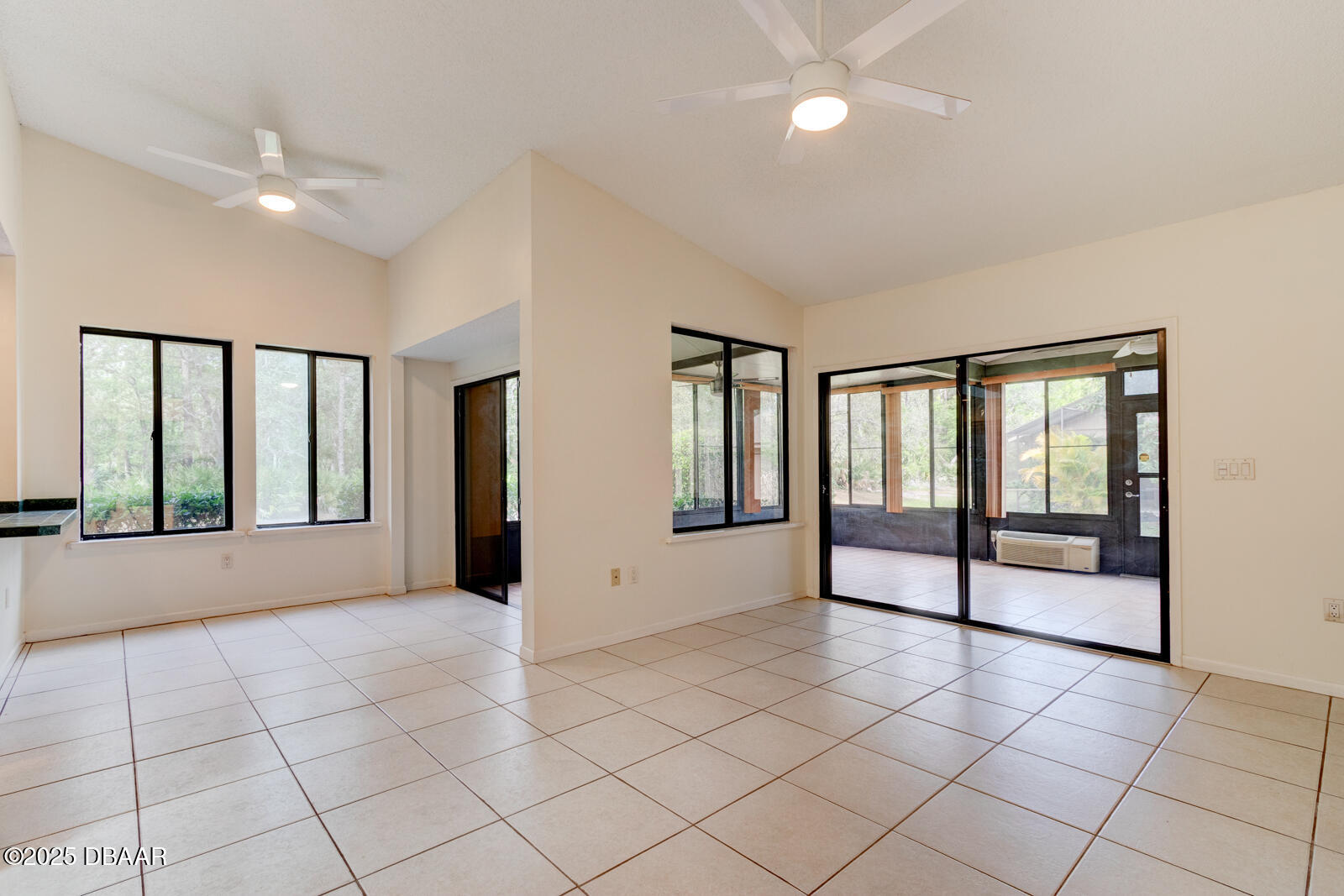 1928 Sprucewood Way 58