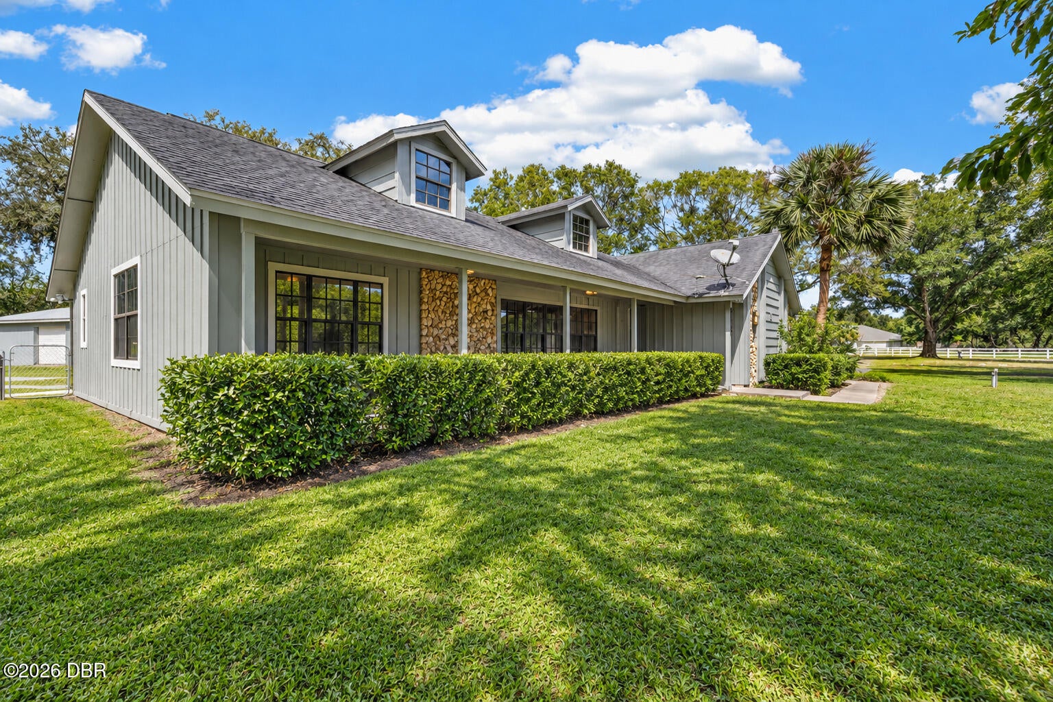 240 Country Circle Drive E