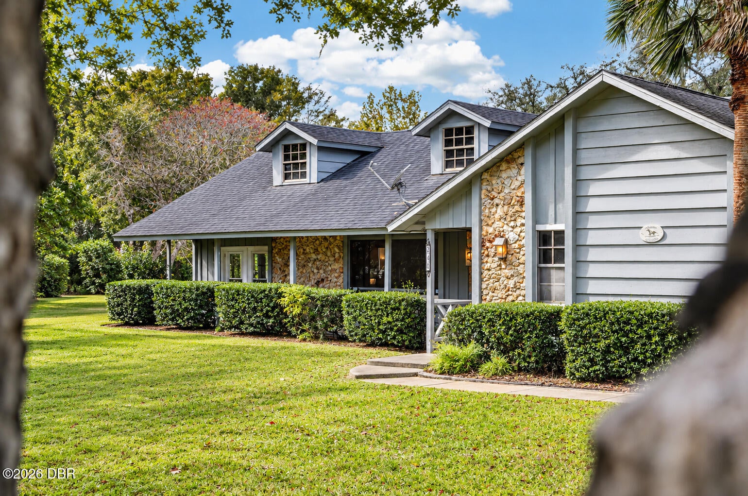 240 Country Circle Drive E