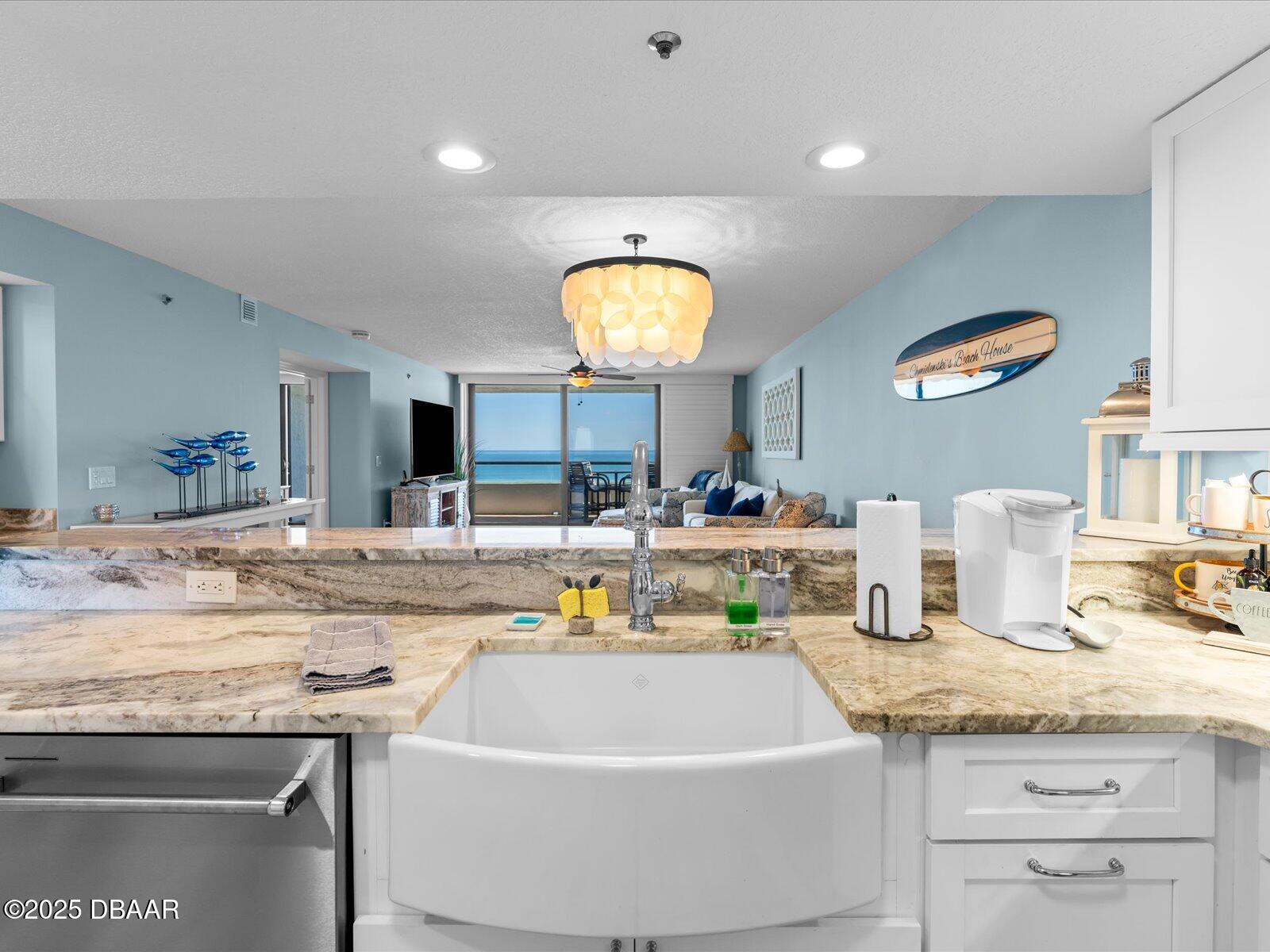 5255 S Atlantic Avenue 1102