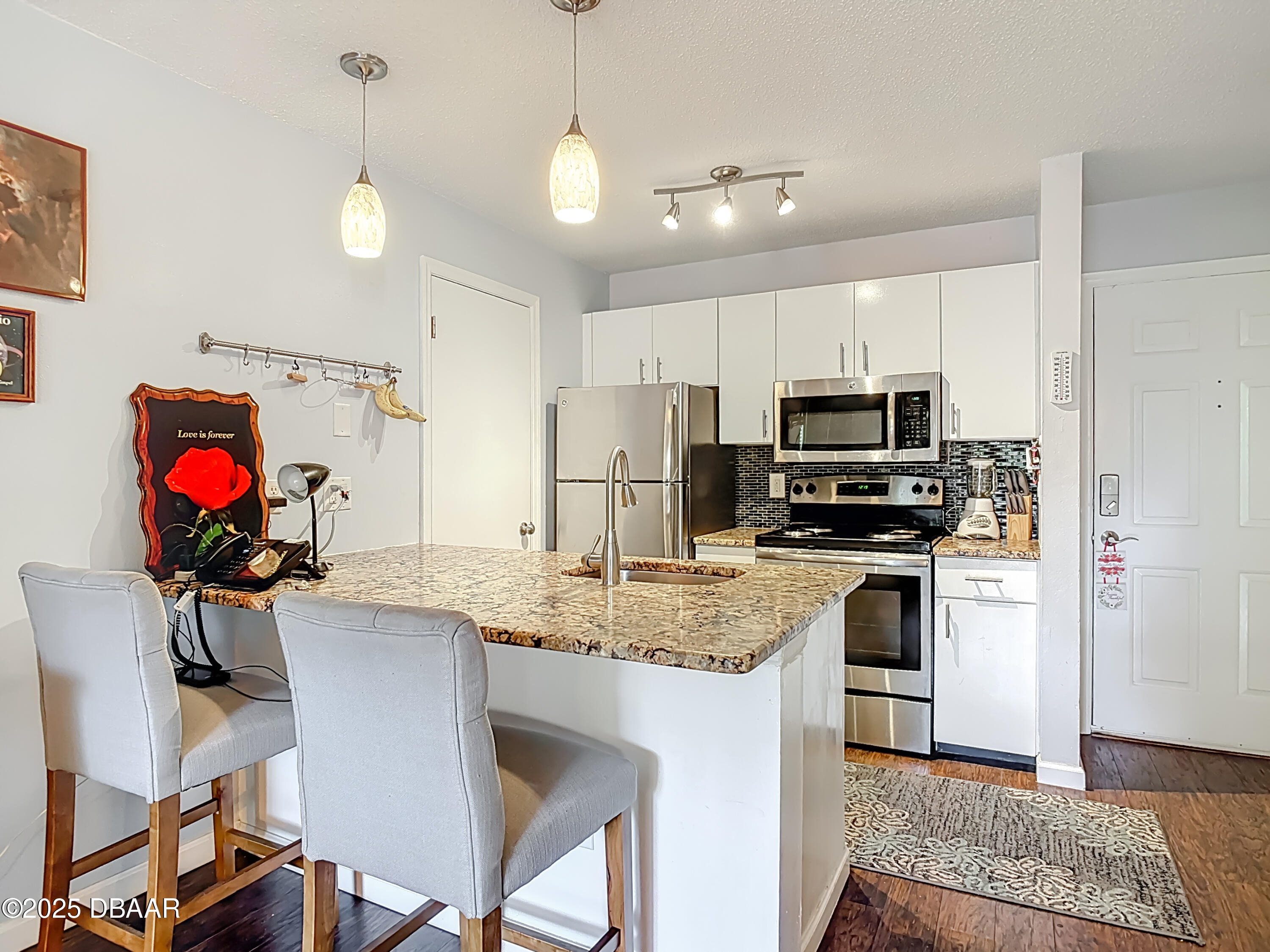 1401 S Palmetto Avenue