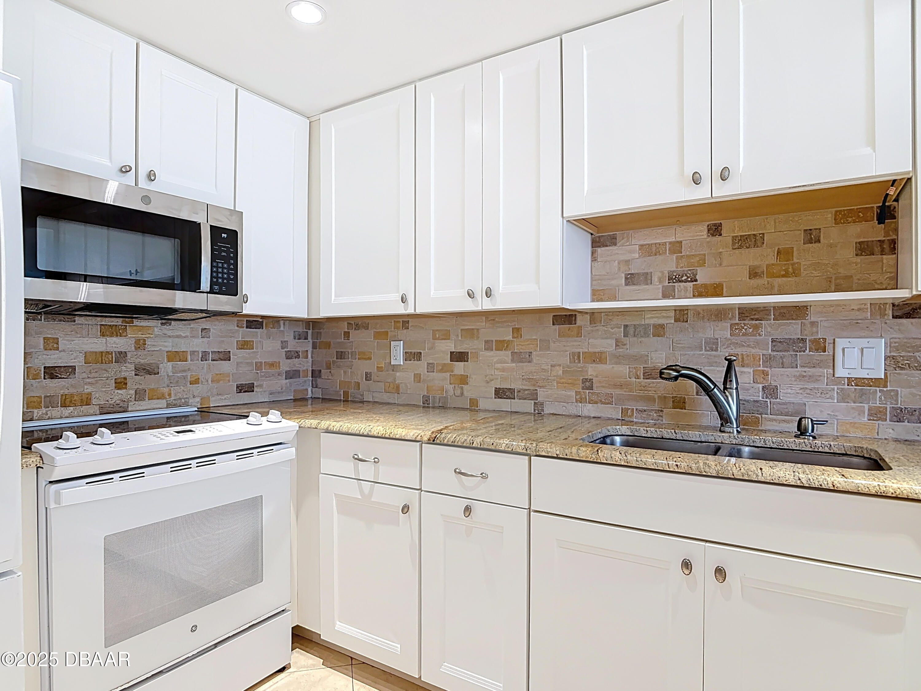 3047 S Atlantic Avenue 806
