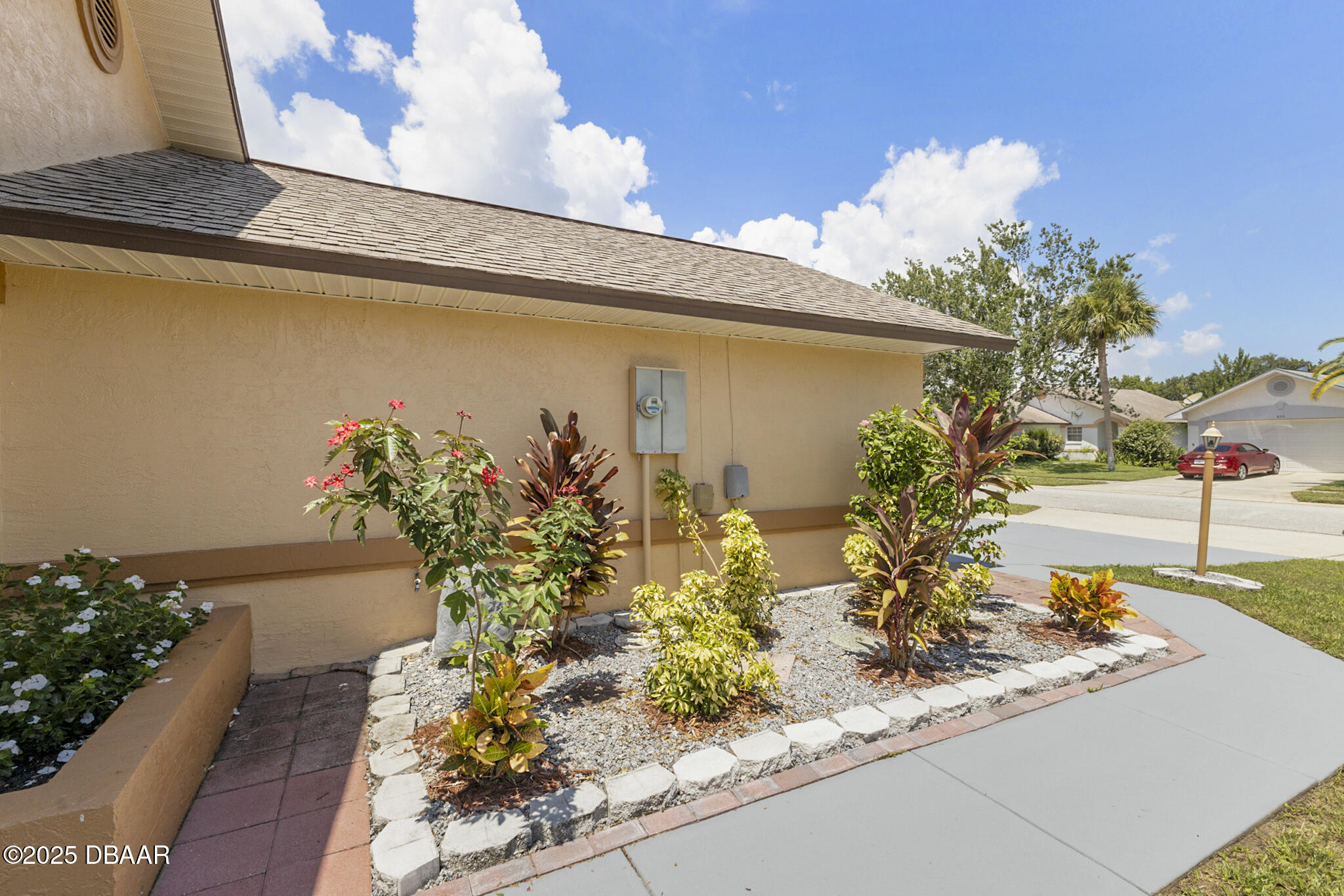 830 Lakeland Drive