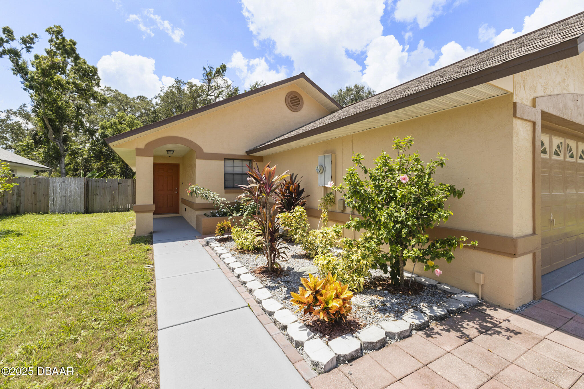 830 Lakeland Drive