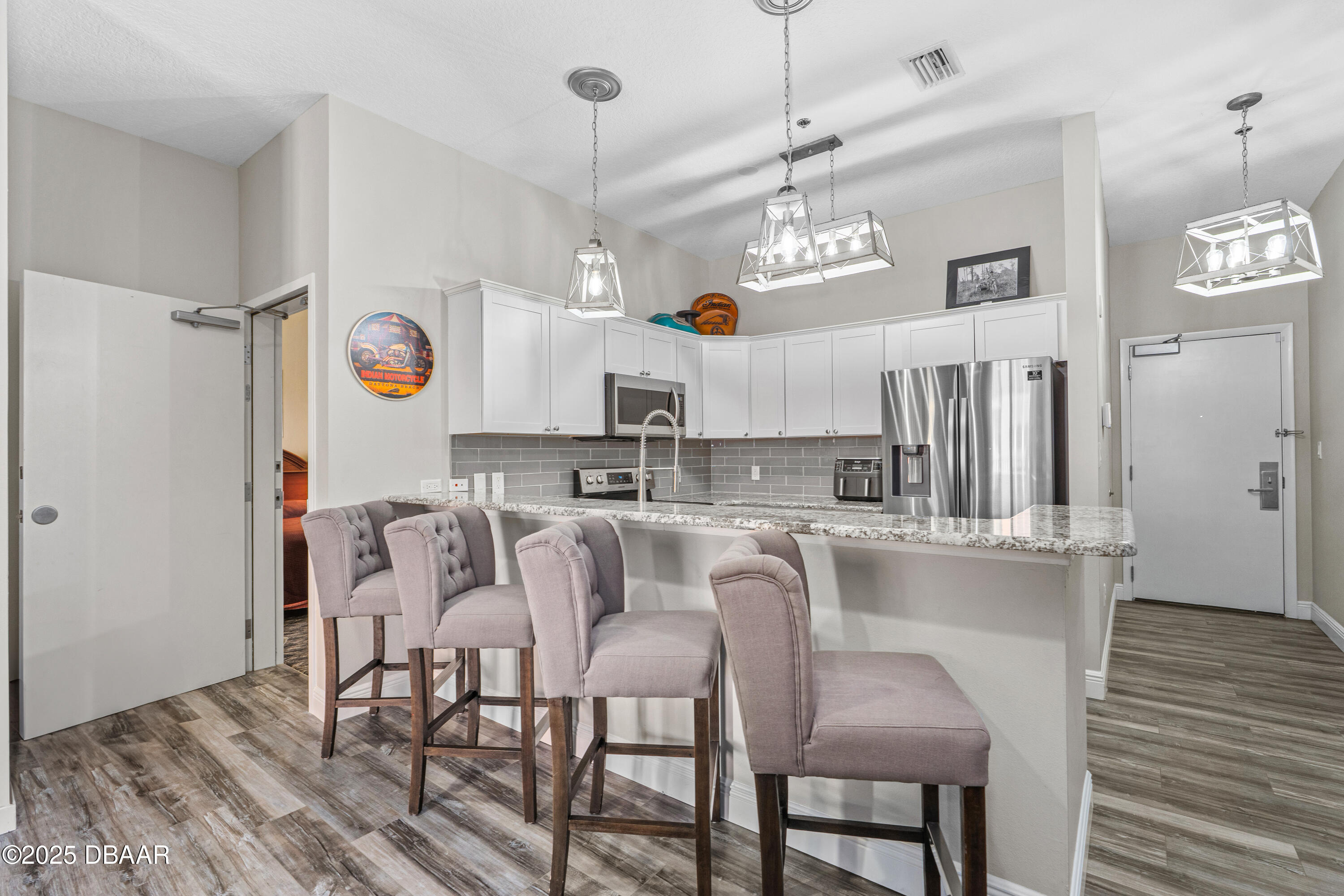 1647 N Us Highway 1, 204