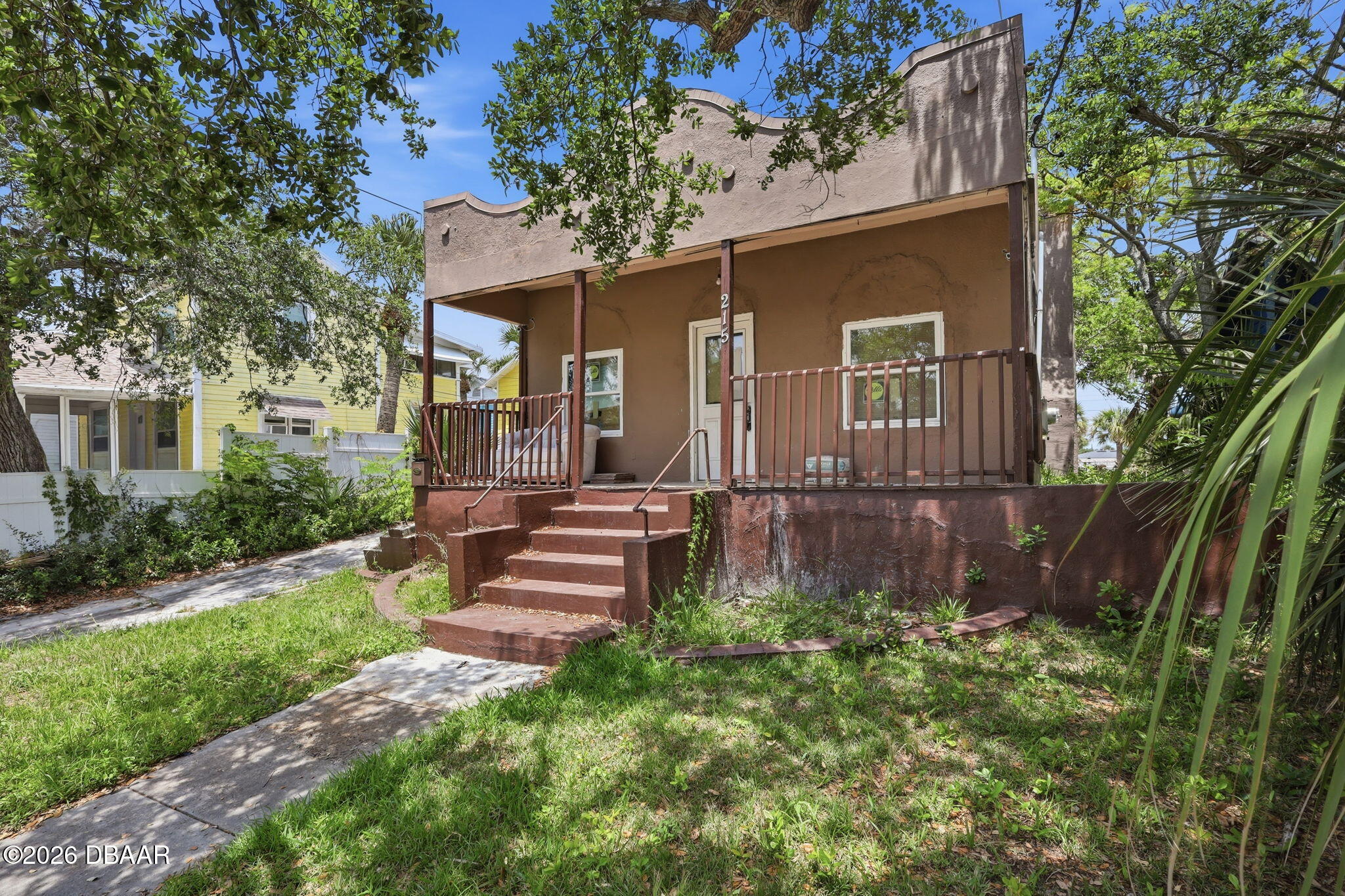 215 S Oleander Avenue