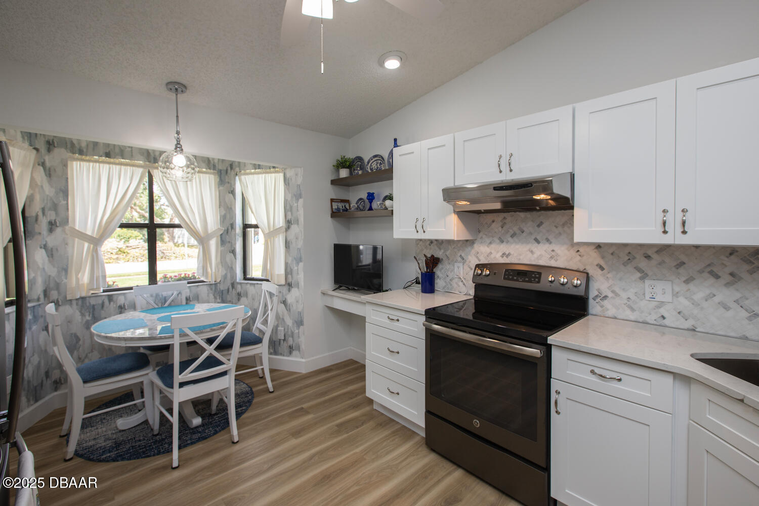 848 Pine Shores Circle