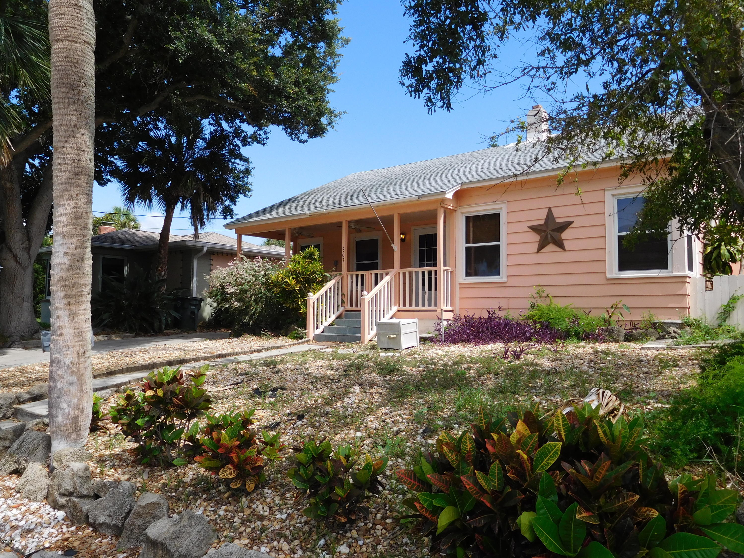 Photo 1 of 16 — 307 Braddock Avenue, Daytona Beach, FL 32118