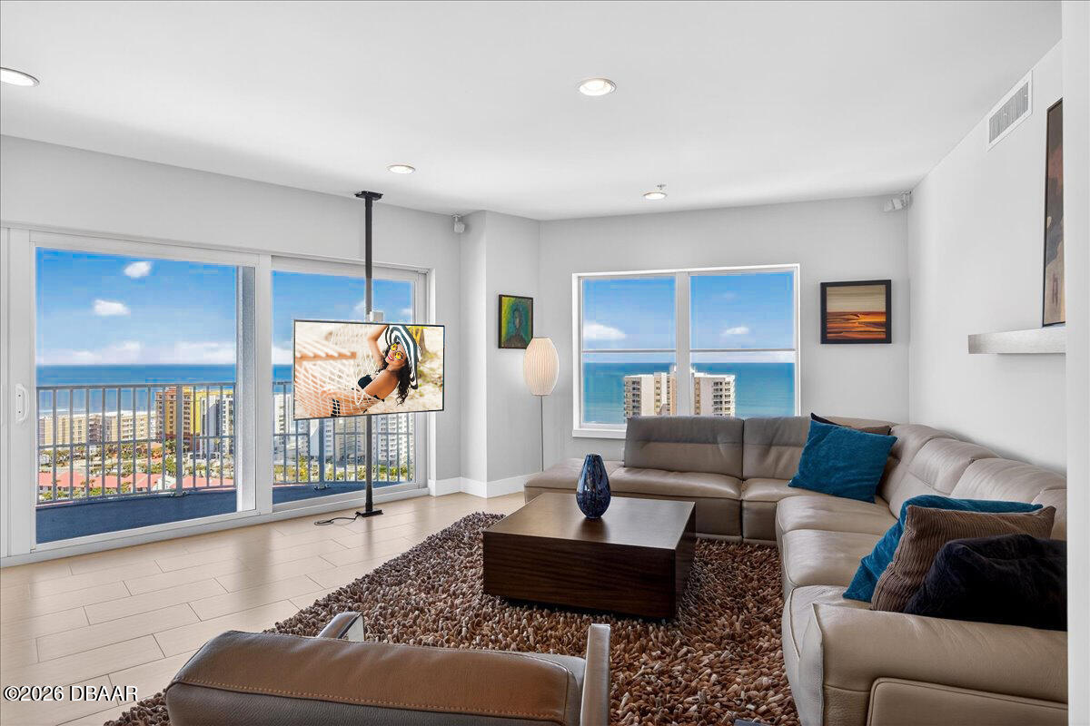 2 Oceans West Boulevard