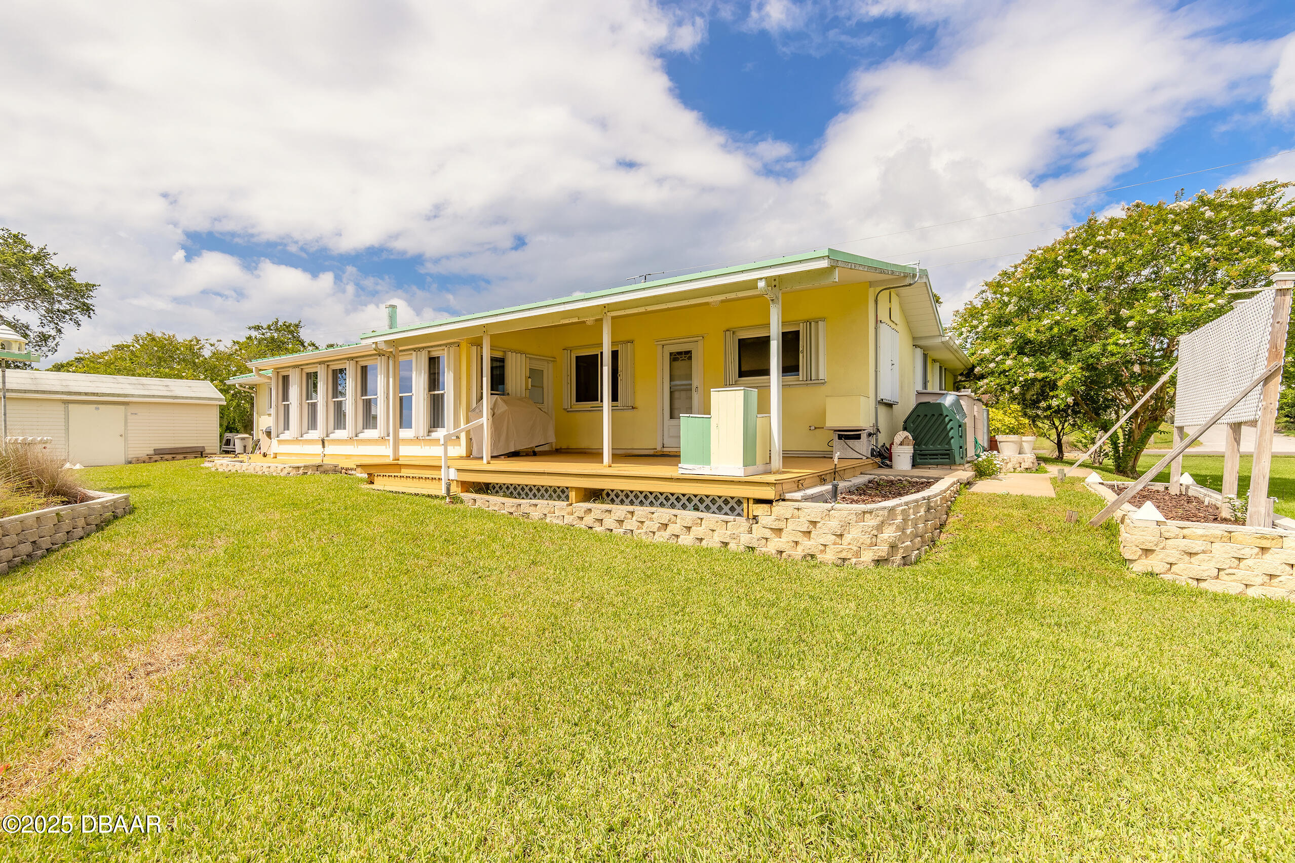 417 N Riverside Drive