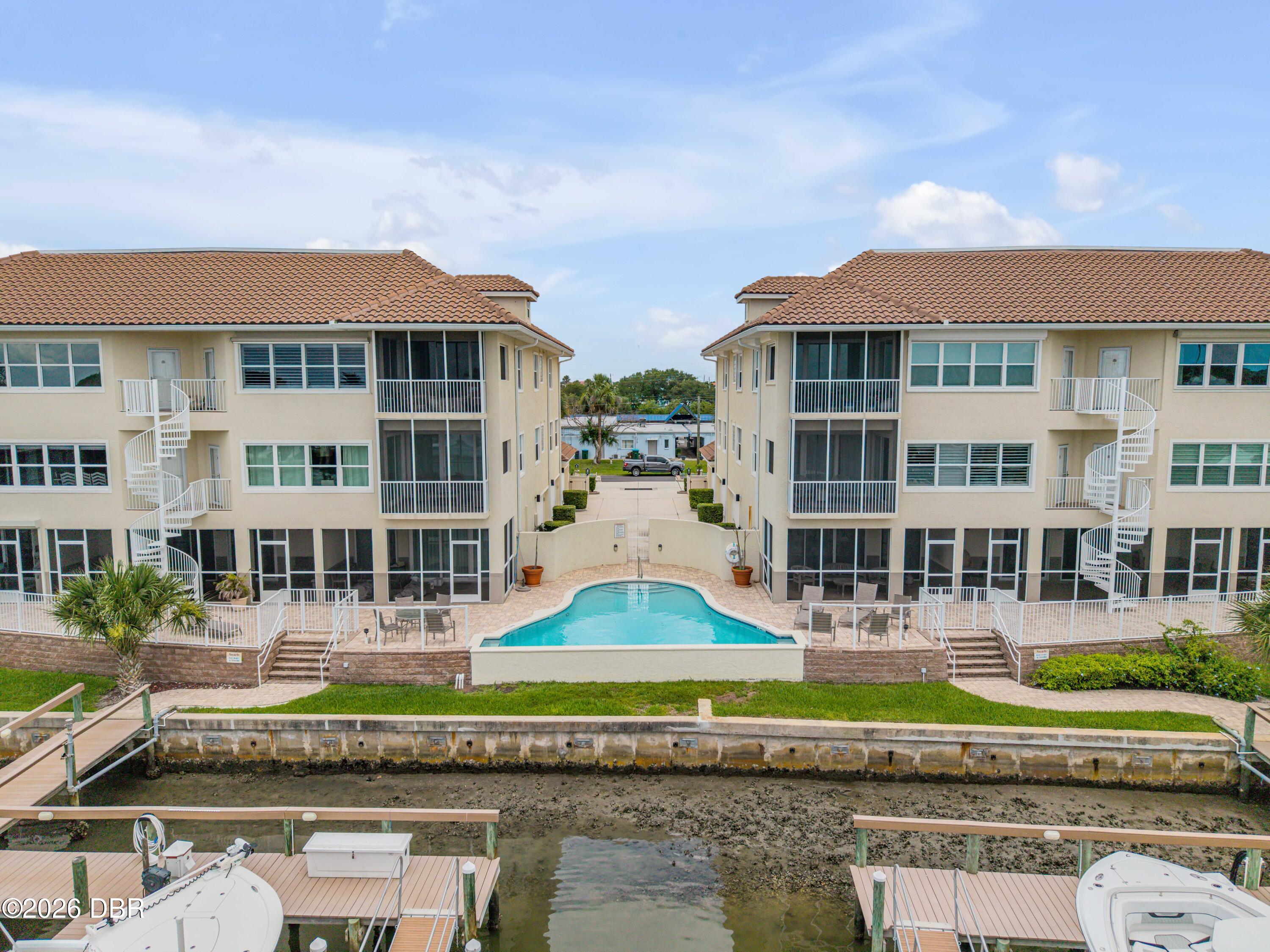 273 Middle Way