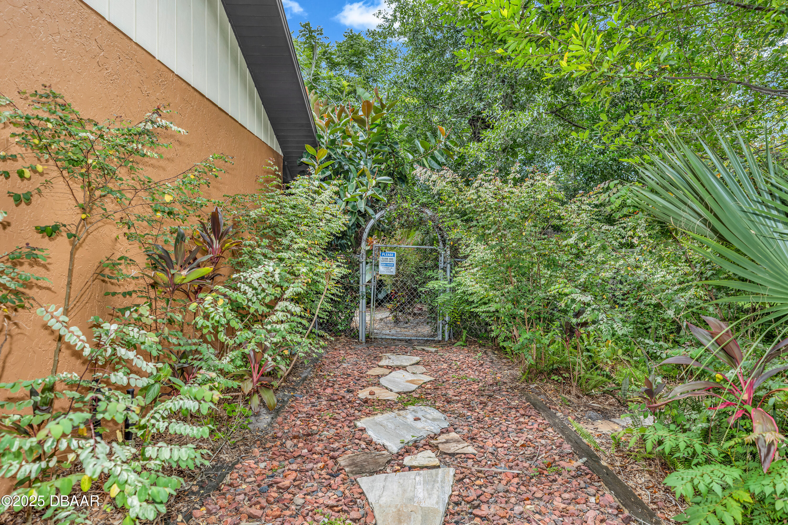 1221 Arden Street