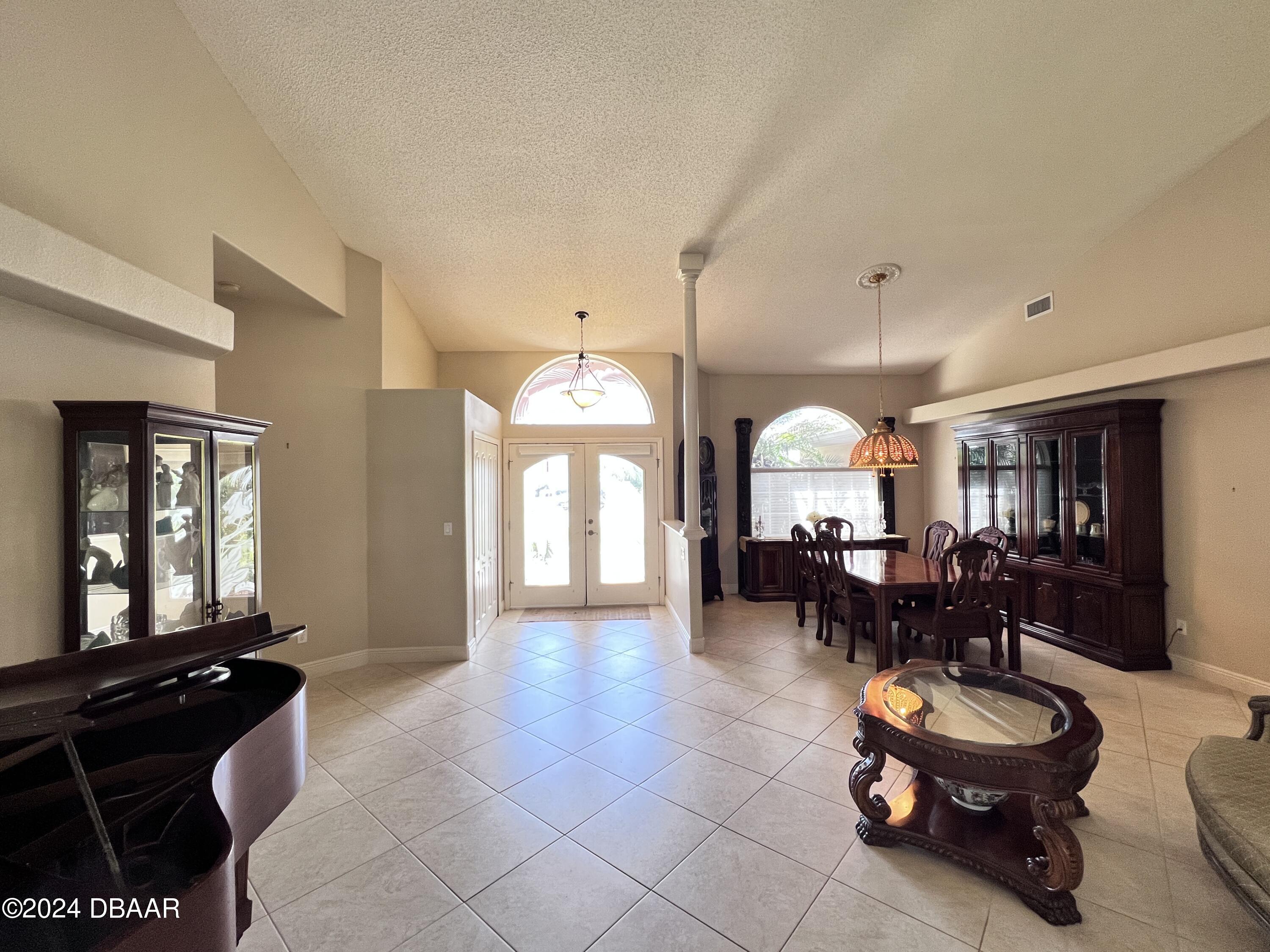 6382 Longlake Dr Drive