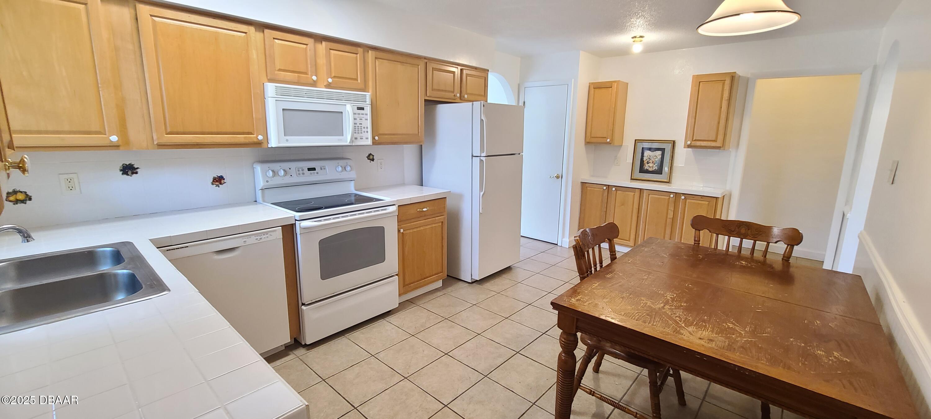 5508 N Lancewood Circle