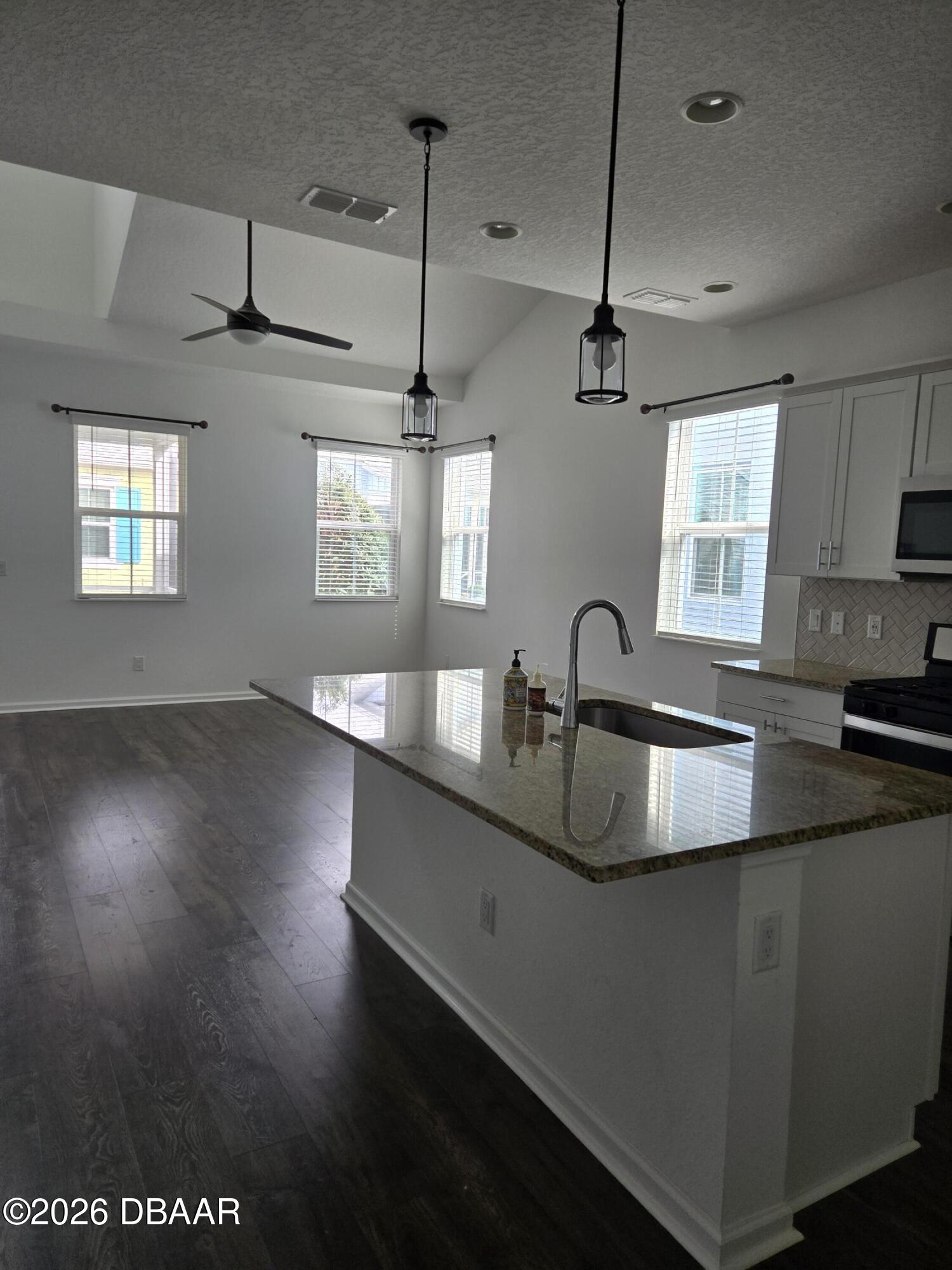 562 Landshark Boulevard