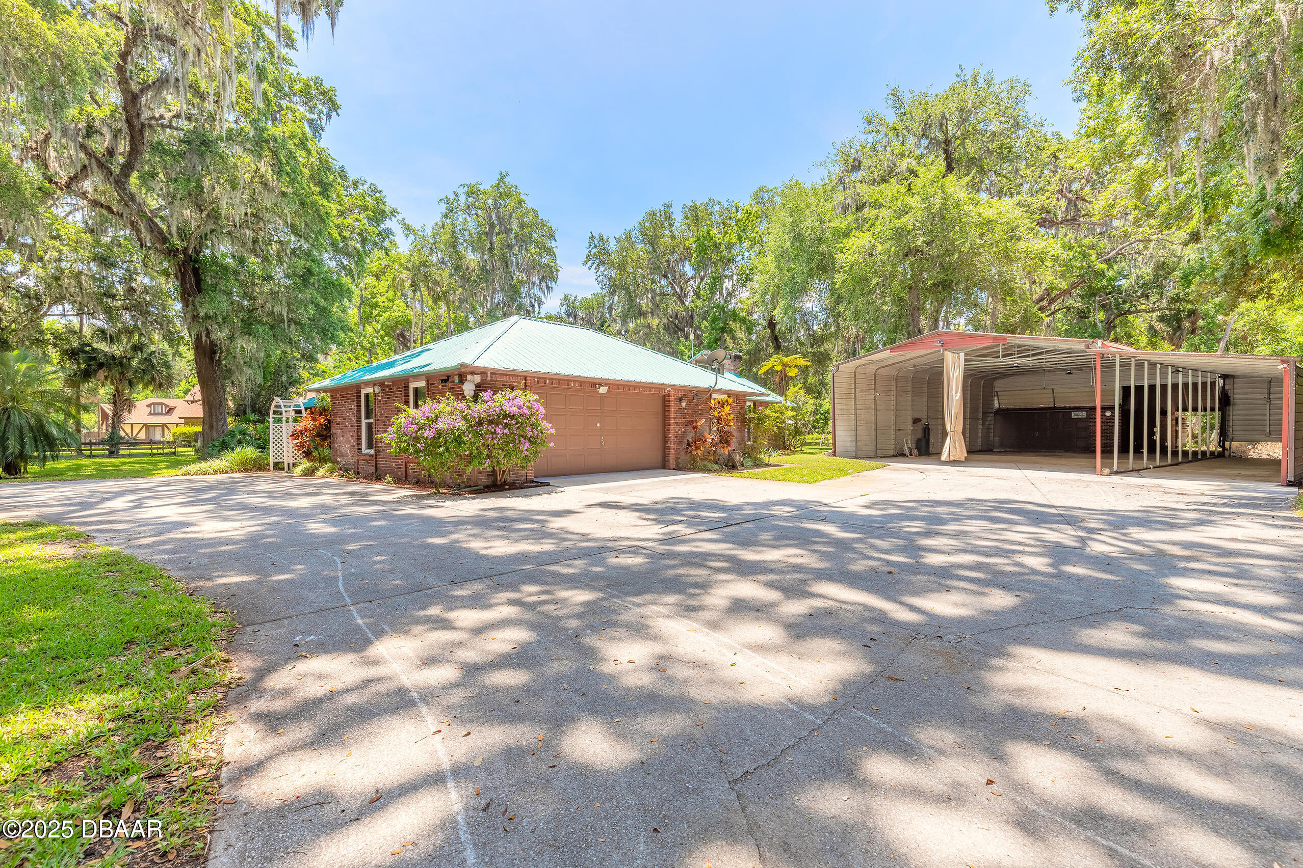 712 S Timberlane Drive