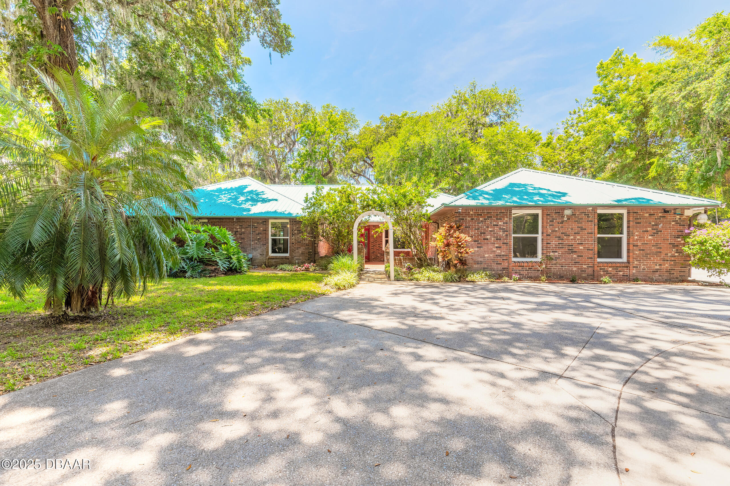 712 S Timberlane Drive