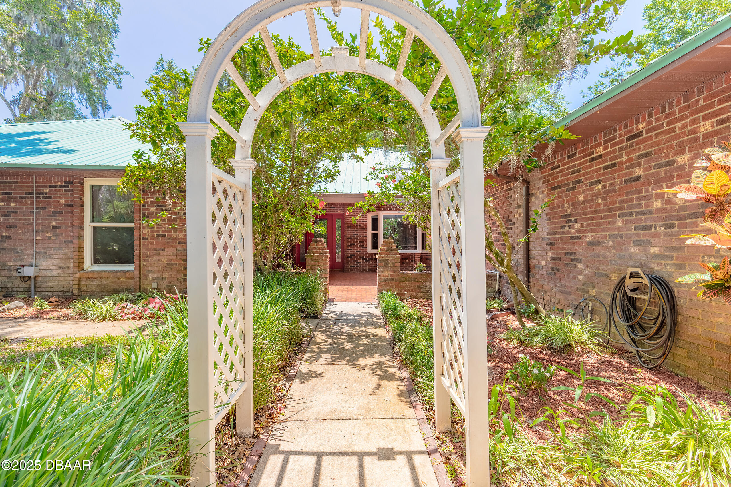 712 S Timberlane Drive