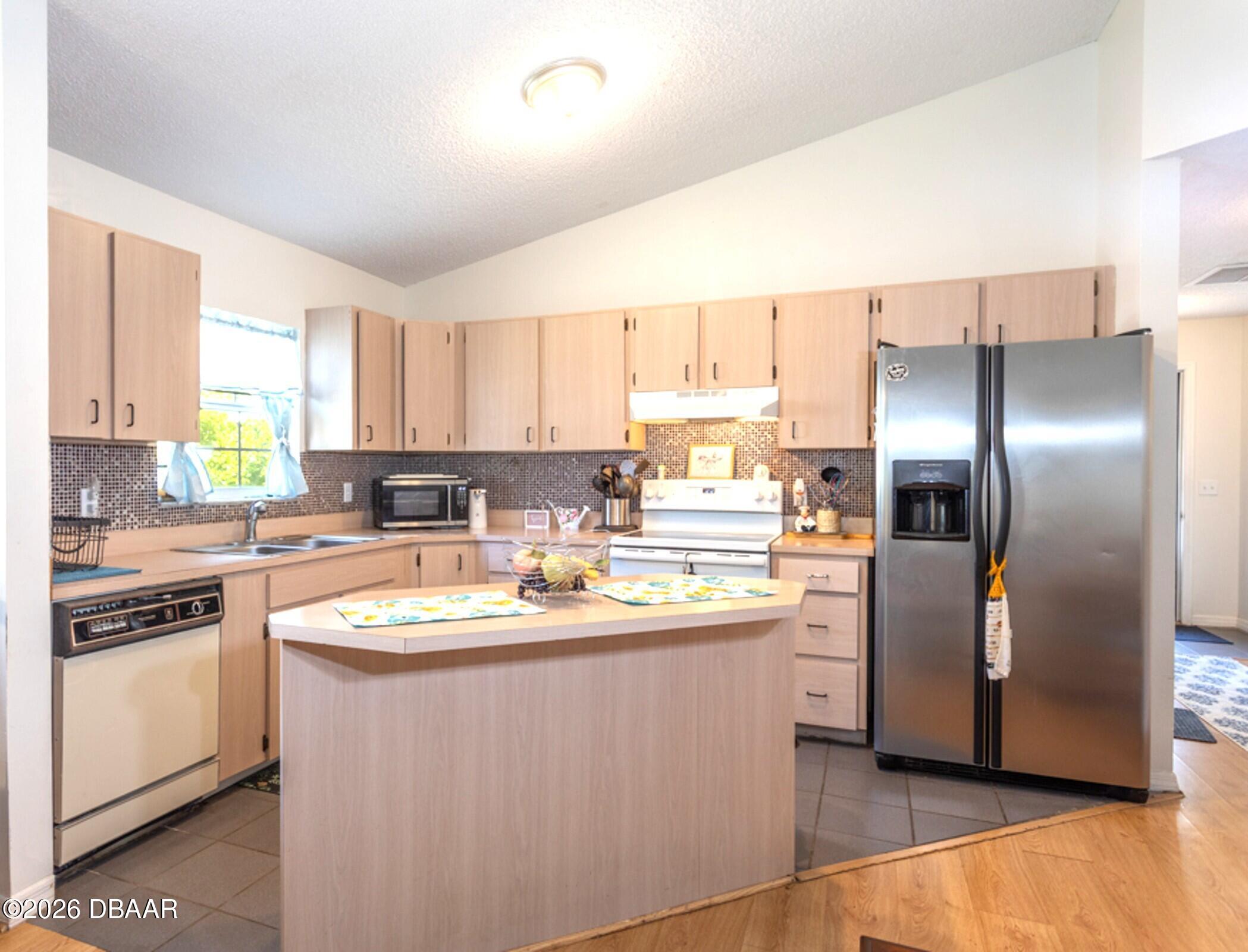 1688 Montgomery Avenue