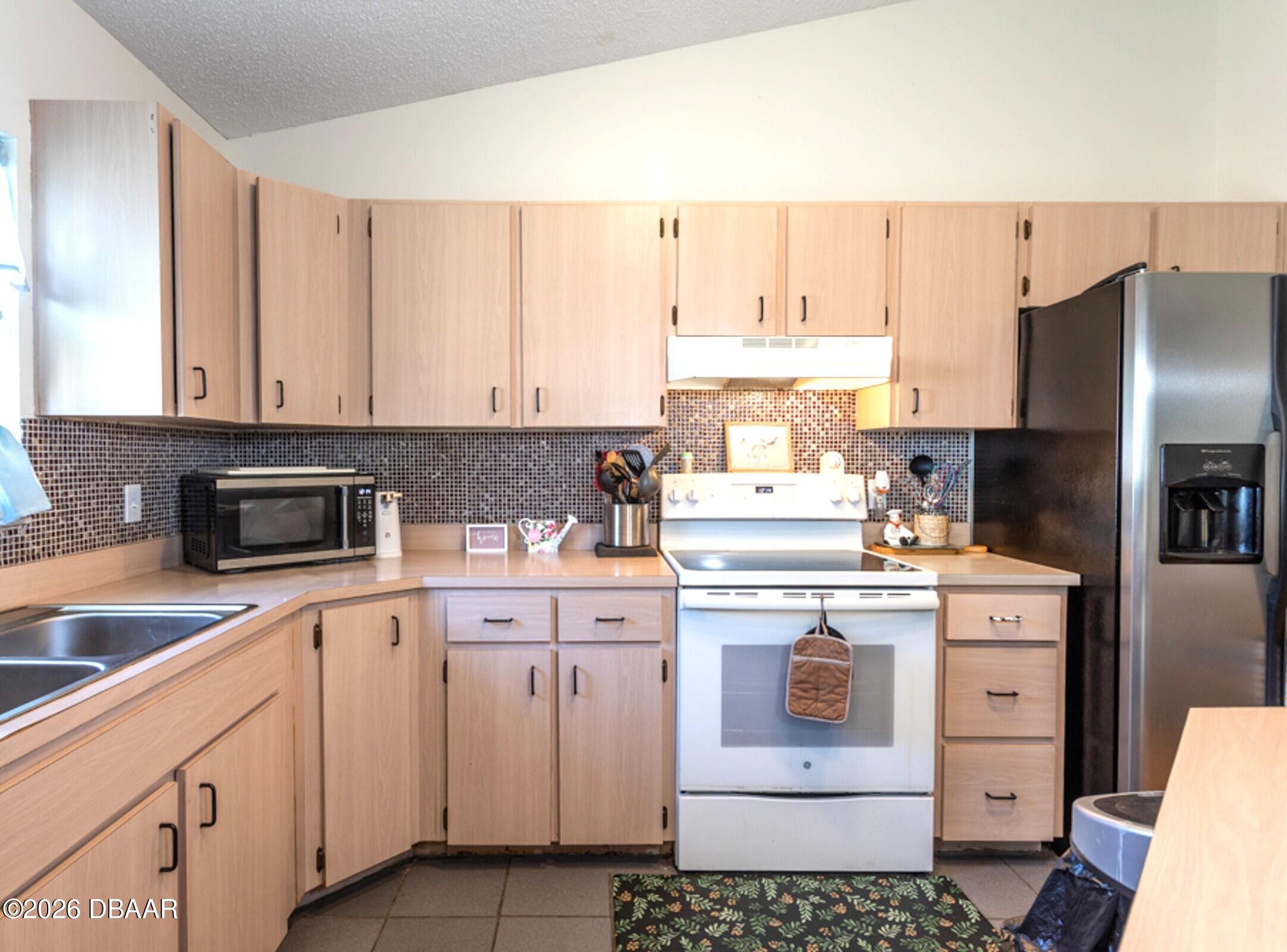 1688 Montgomery Avenue