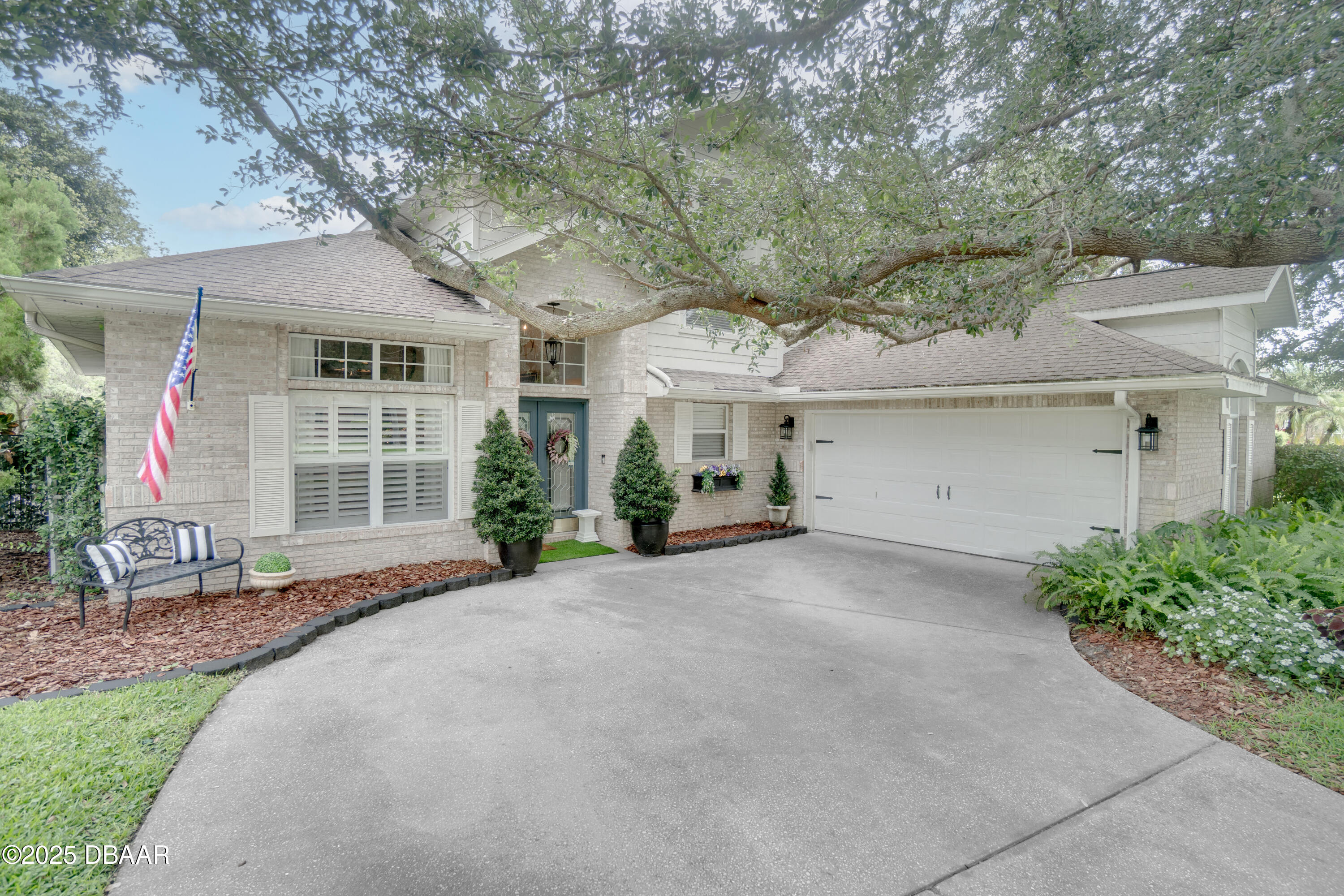 3916 Oak Crest Circle